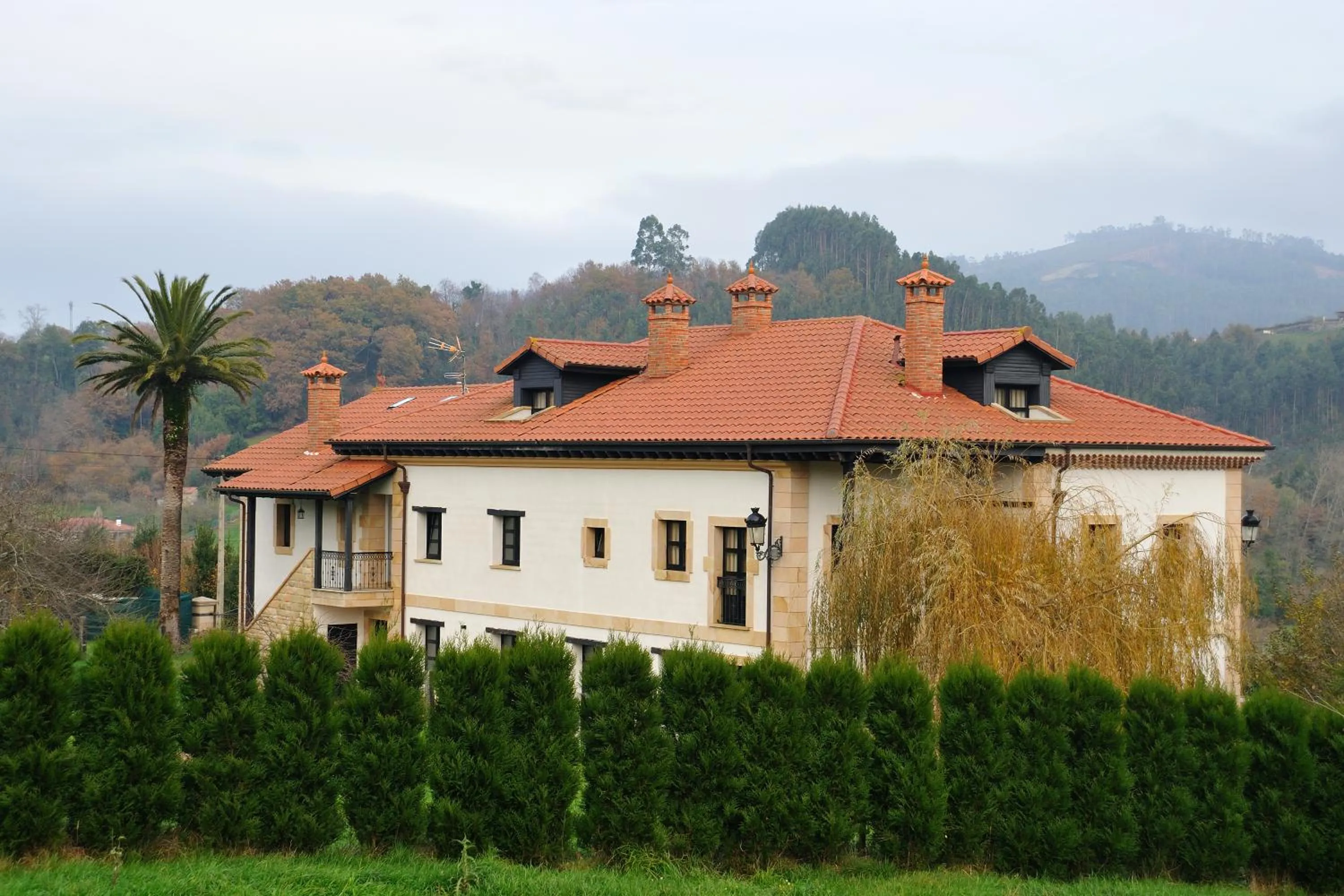 Facade/entrance in La Casona de la Roza