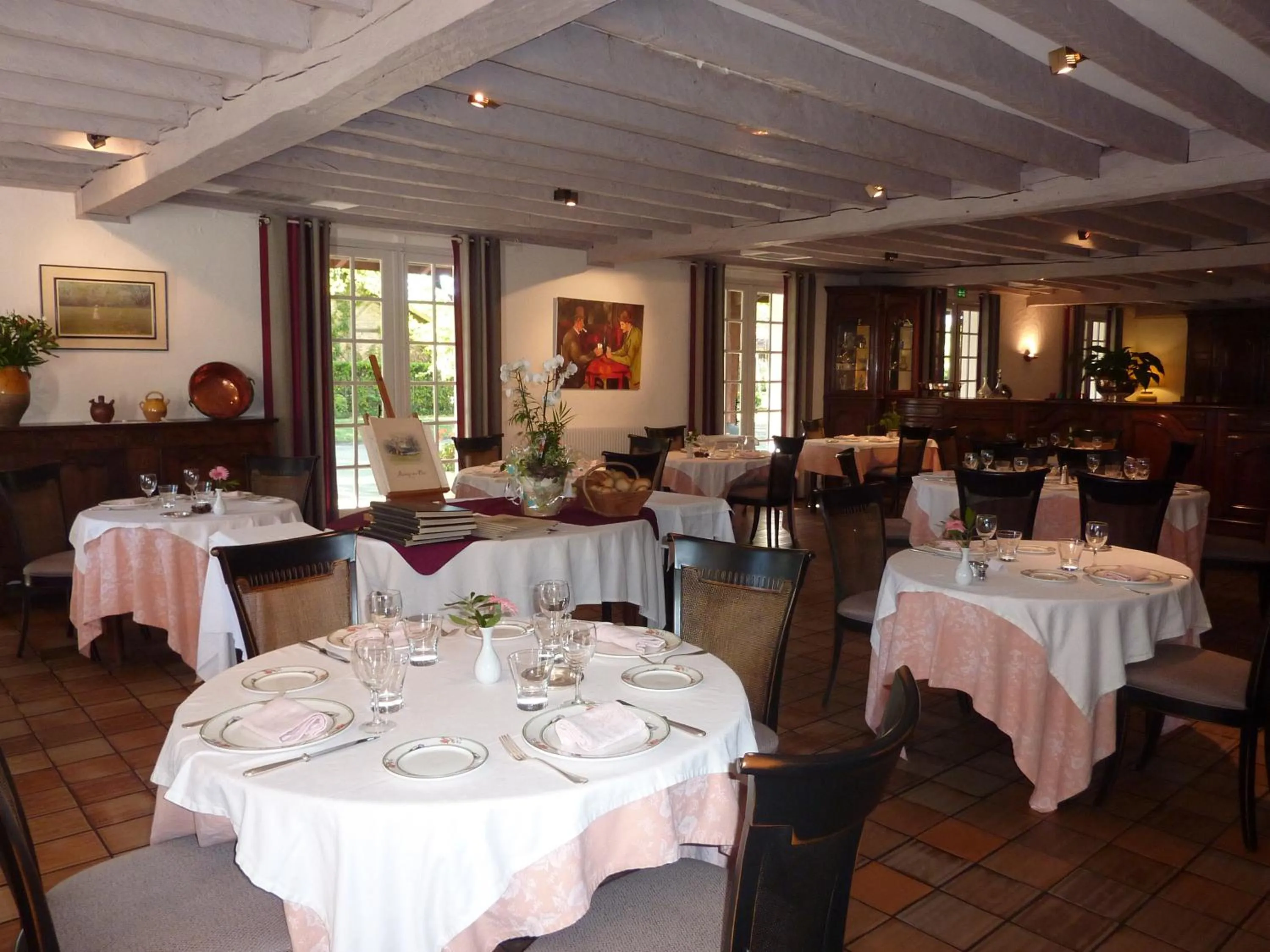 Restaurant/places to eat in Auberge des Pins - Teritoria