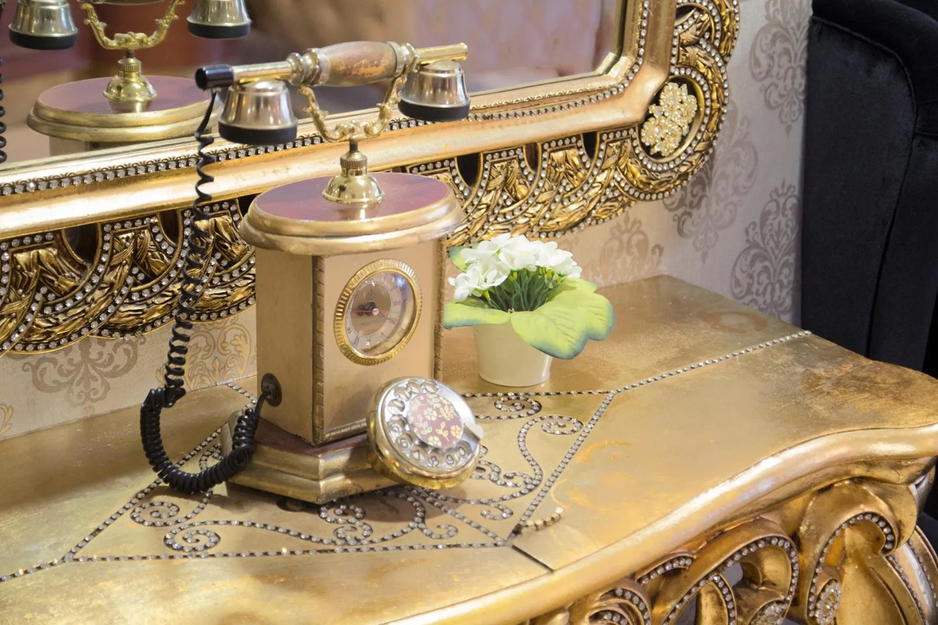 Decorative detail in Nova Plaza Park Hotel