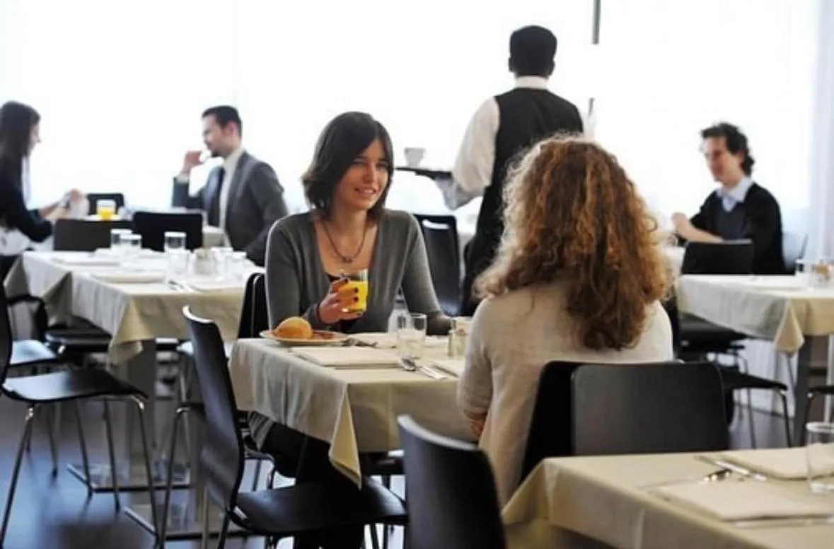 Restaurant/places to eat in M14 Hotel & Spa