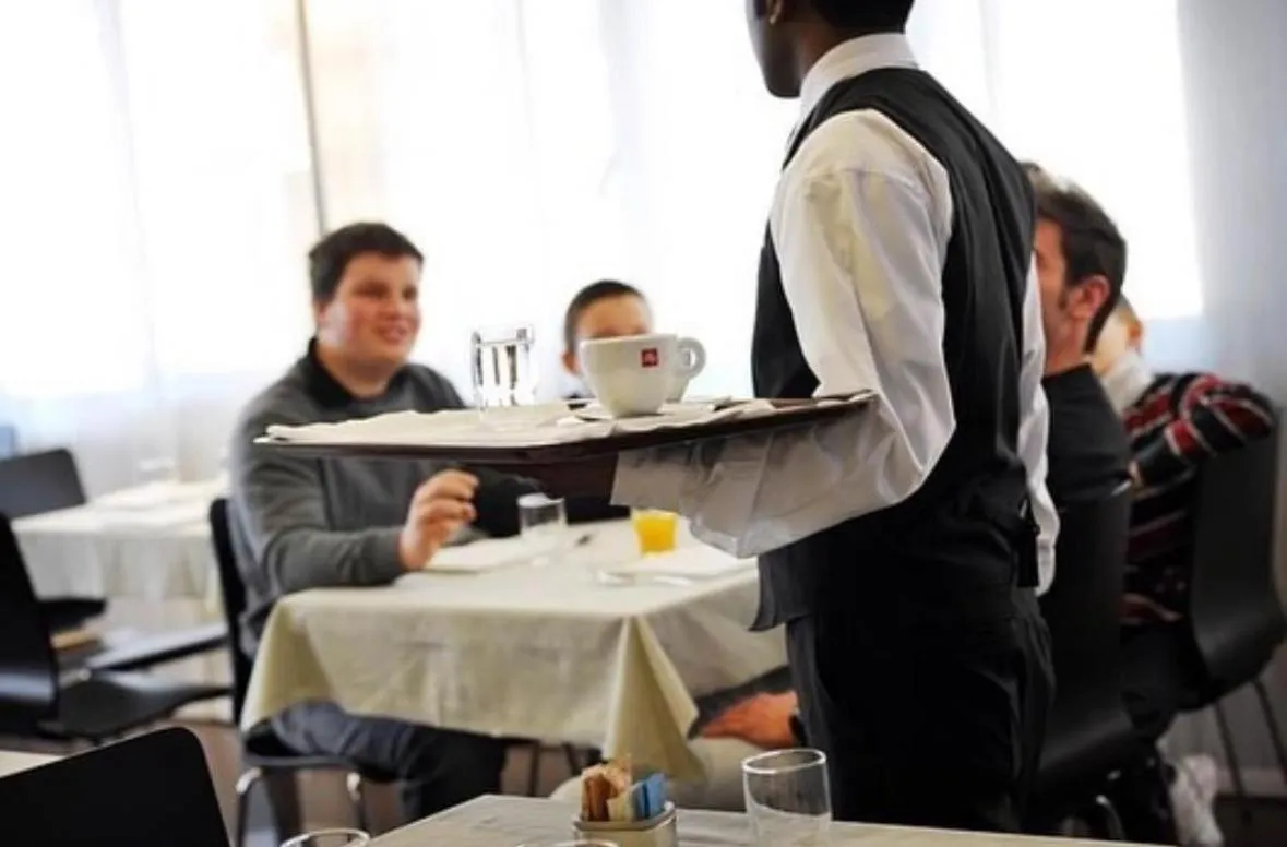 Restaurant/places to eat in M14 Hotel & Spa