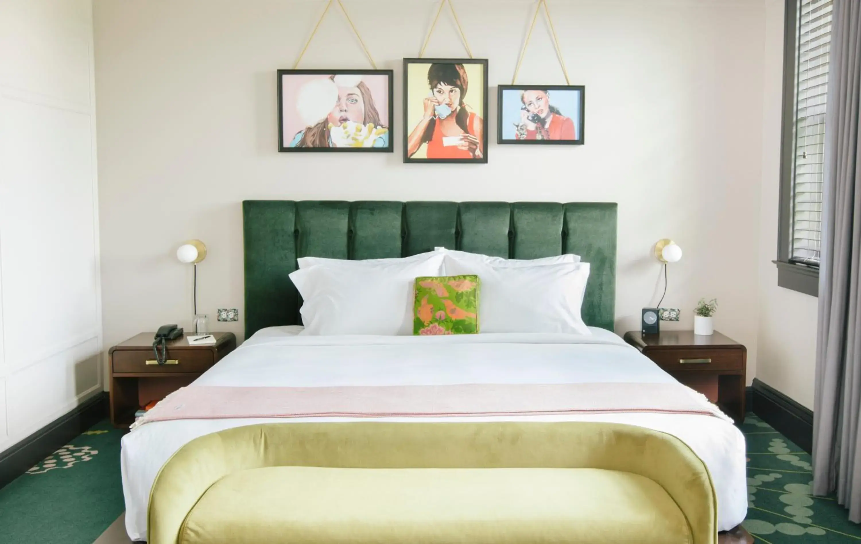 King Room in Hotel Clermont Atlanta, by Oliver King Room in Hotel Clermont Atlanta, by Oliver