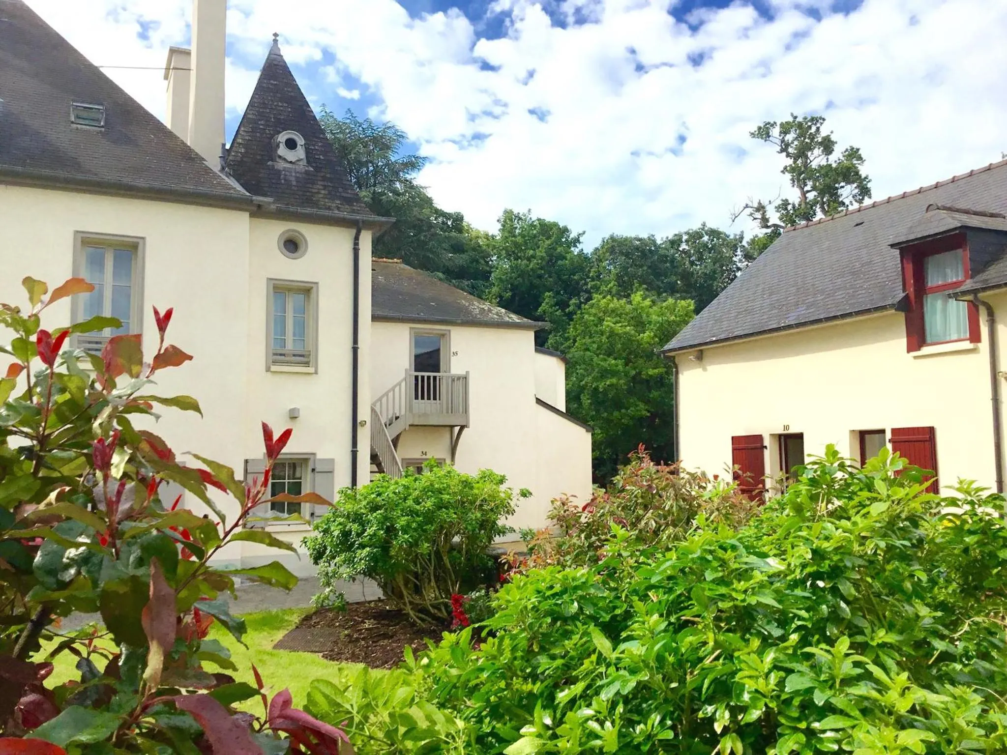 Property building in La Pommeraie