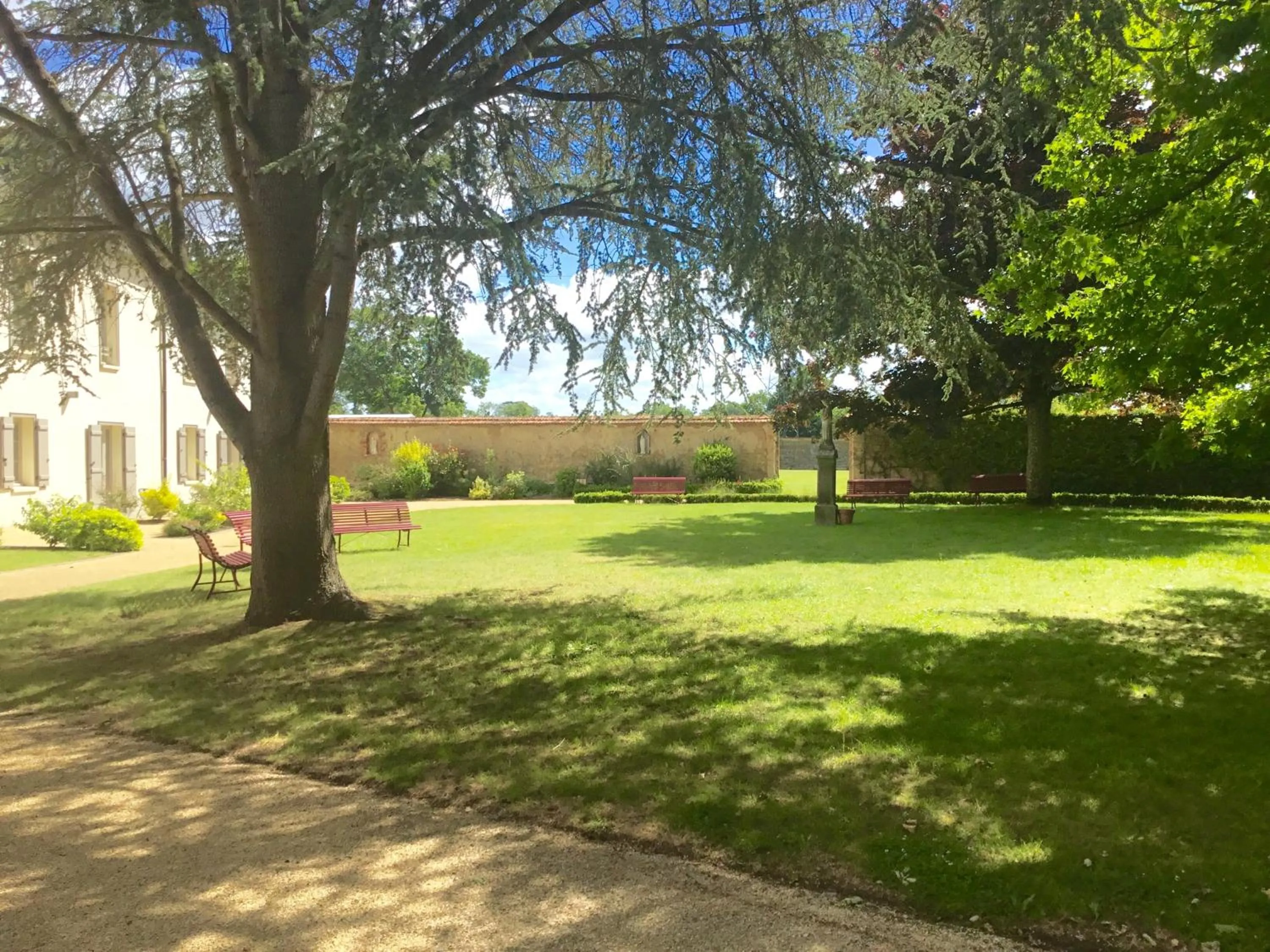 Garden view in La Pommeraie