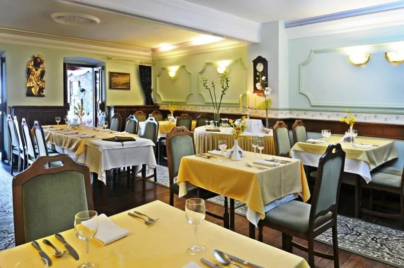 Restaurant/places to eat in GARNI -Hotel Barbakan