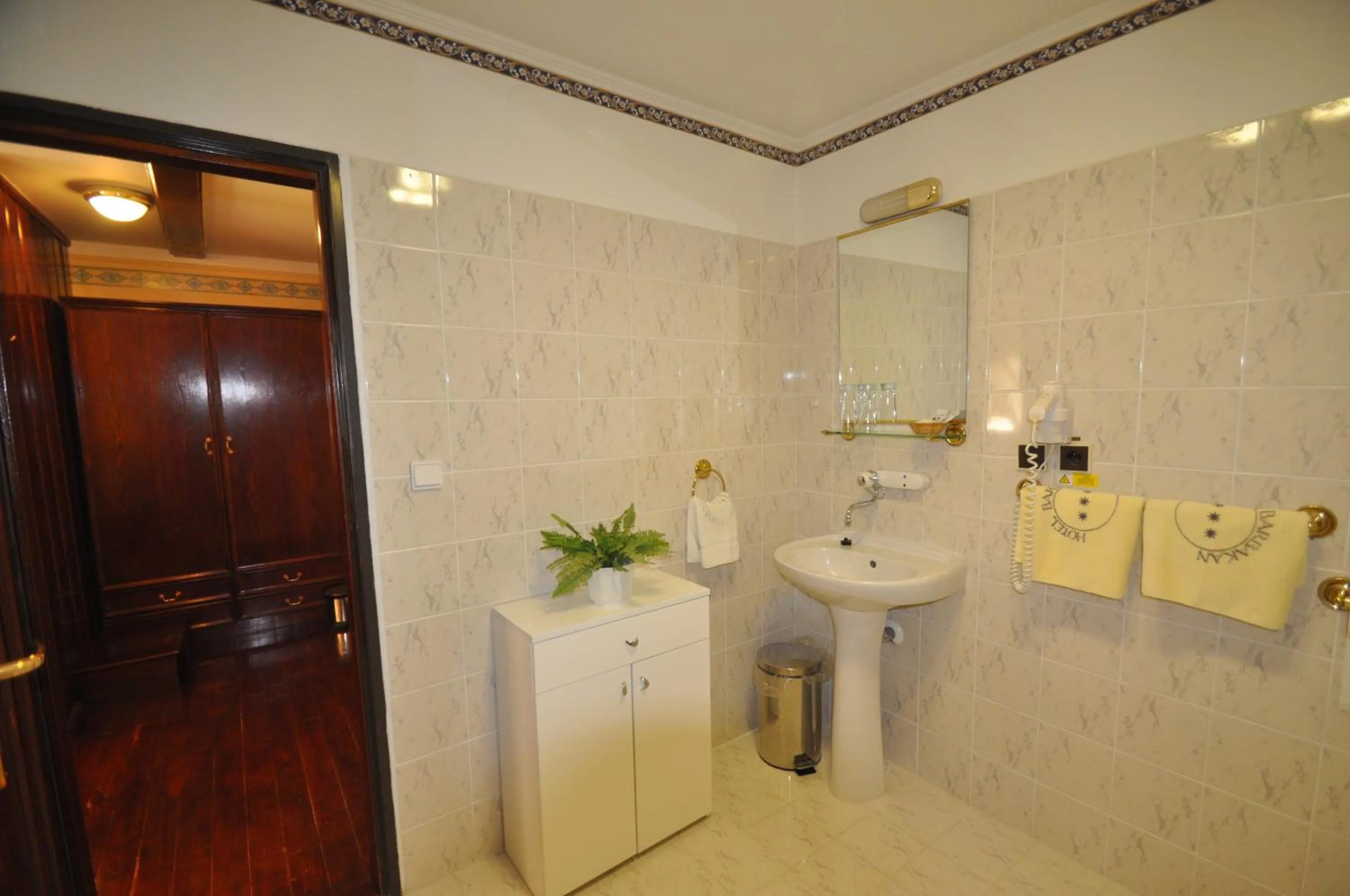 Bathroom in GARNI -Hotel Barbakan