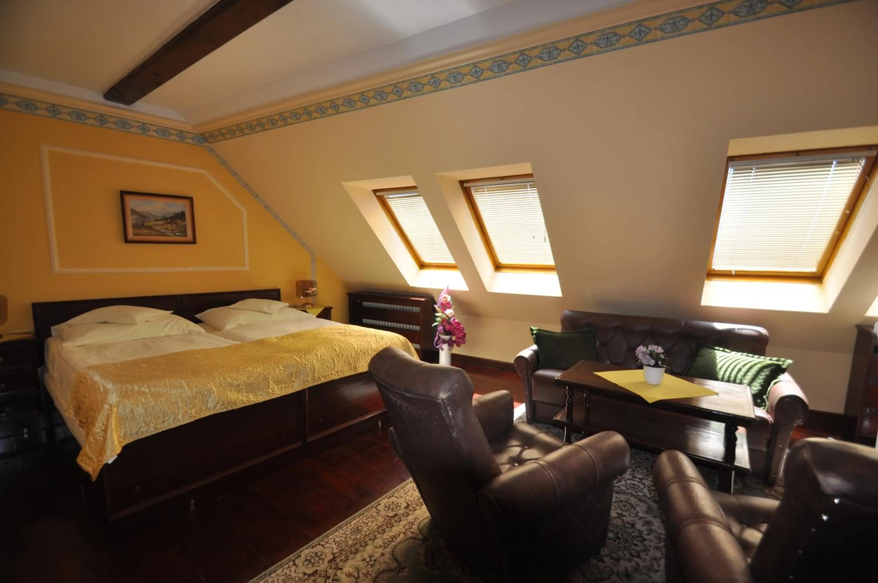Day, Bed in GARNI -Hotel Barbakan