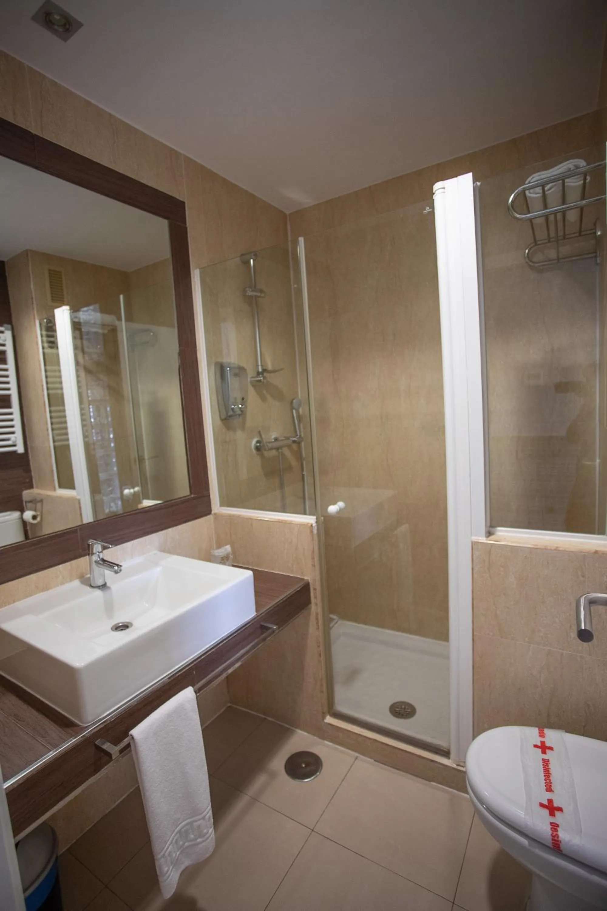 Shower in Hotel LB Villa De Cuenca