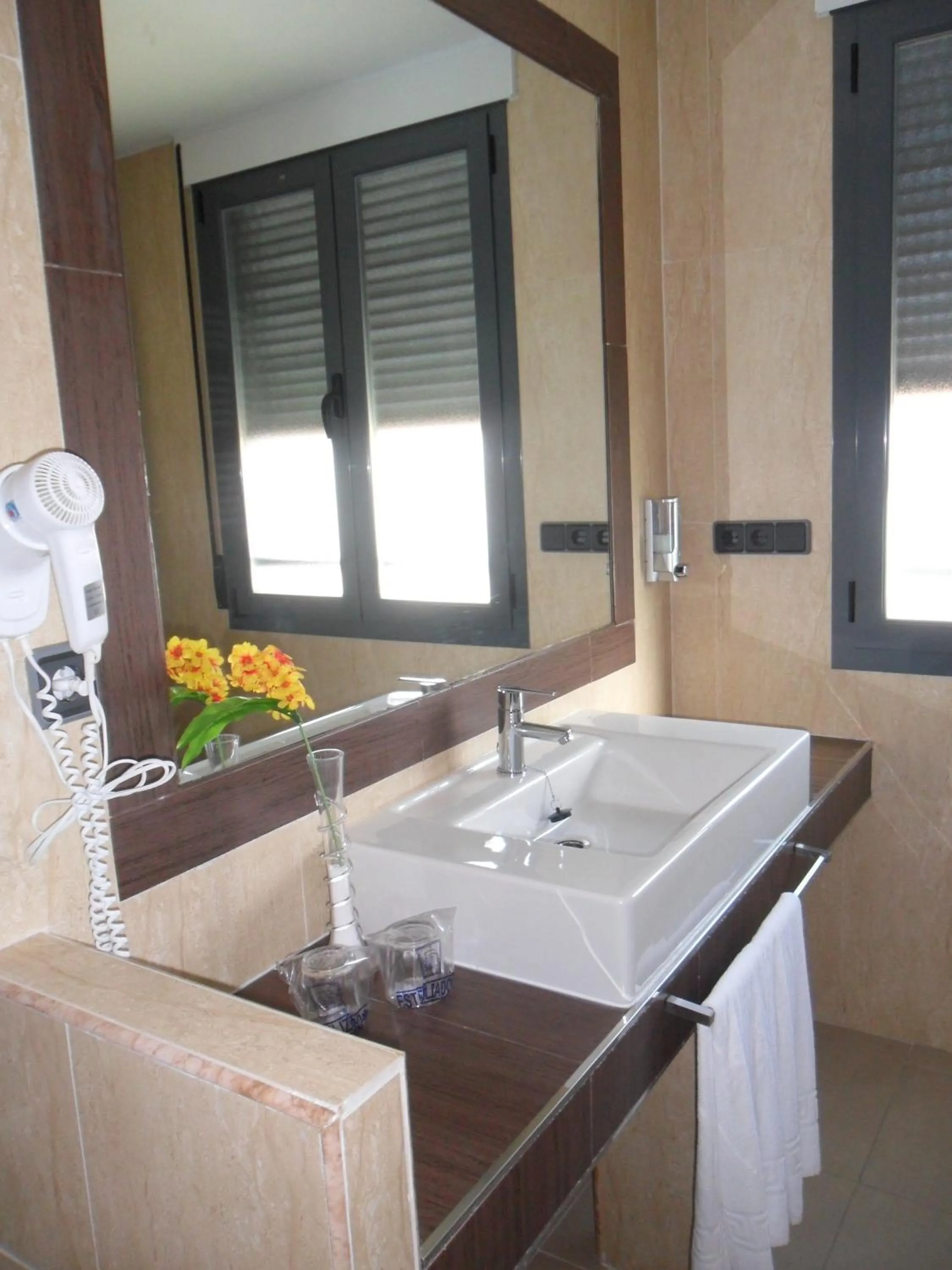 Toilet in Hotel LB Villa De Cuenca