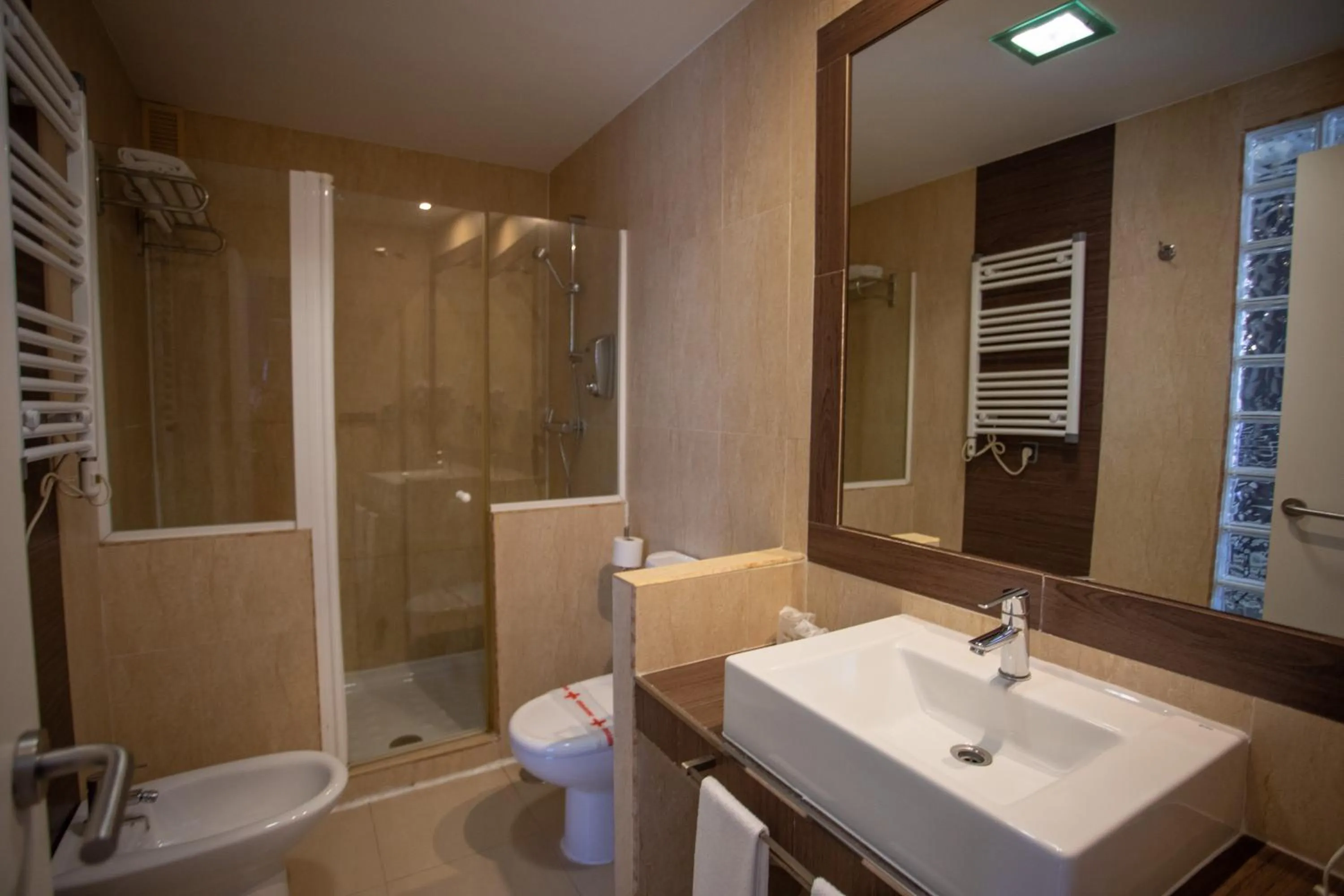 Shower in Hotel LB Villa De Cuenca