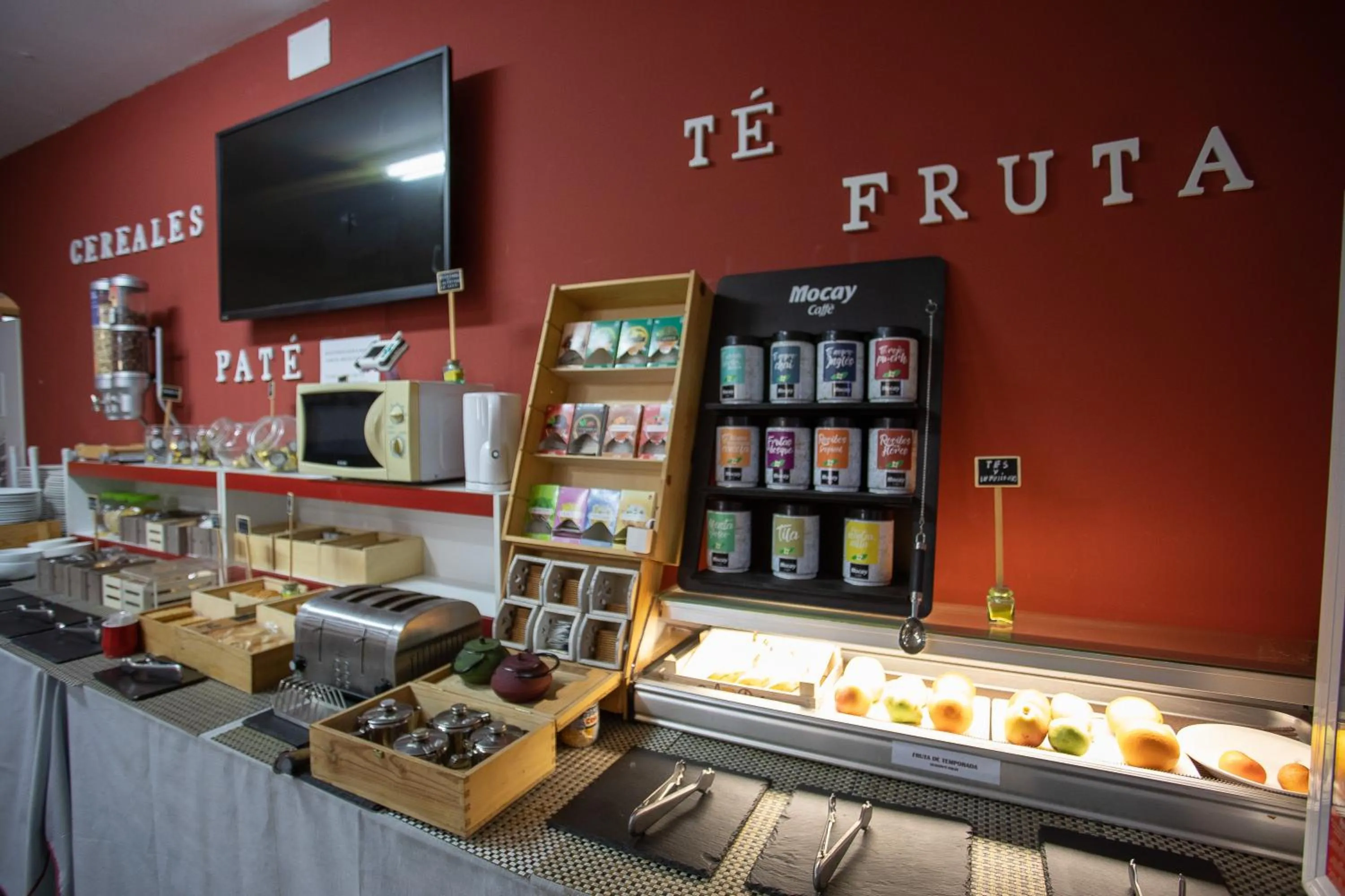 Buffet breakfast in Hotel LB Villa De Cuenca