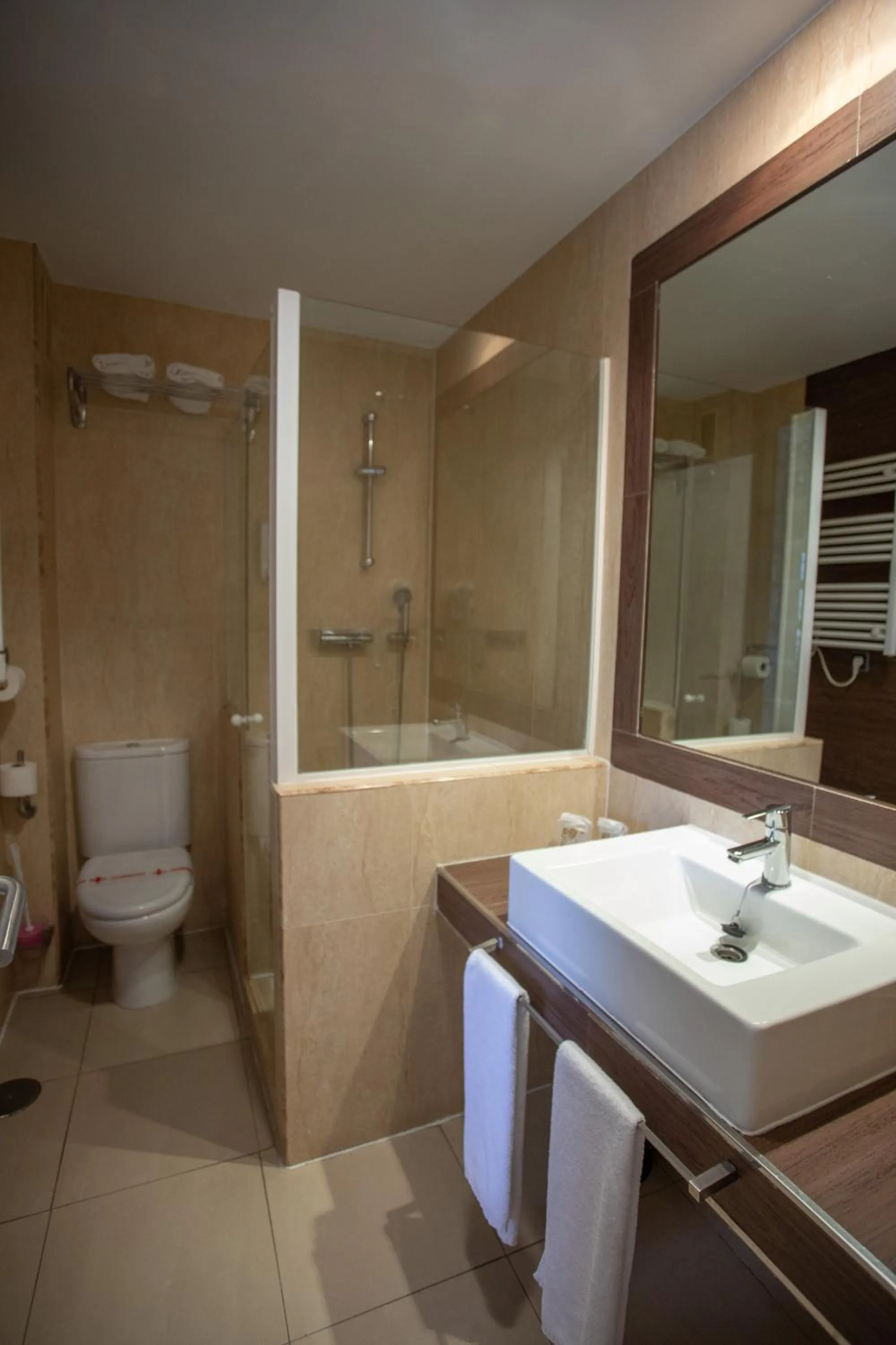 Shower in Hotel LB Villa De Cuenca