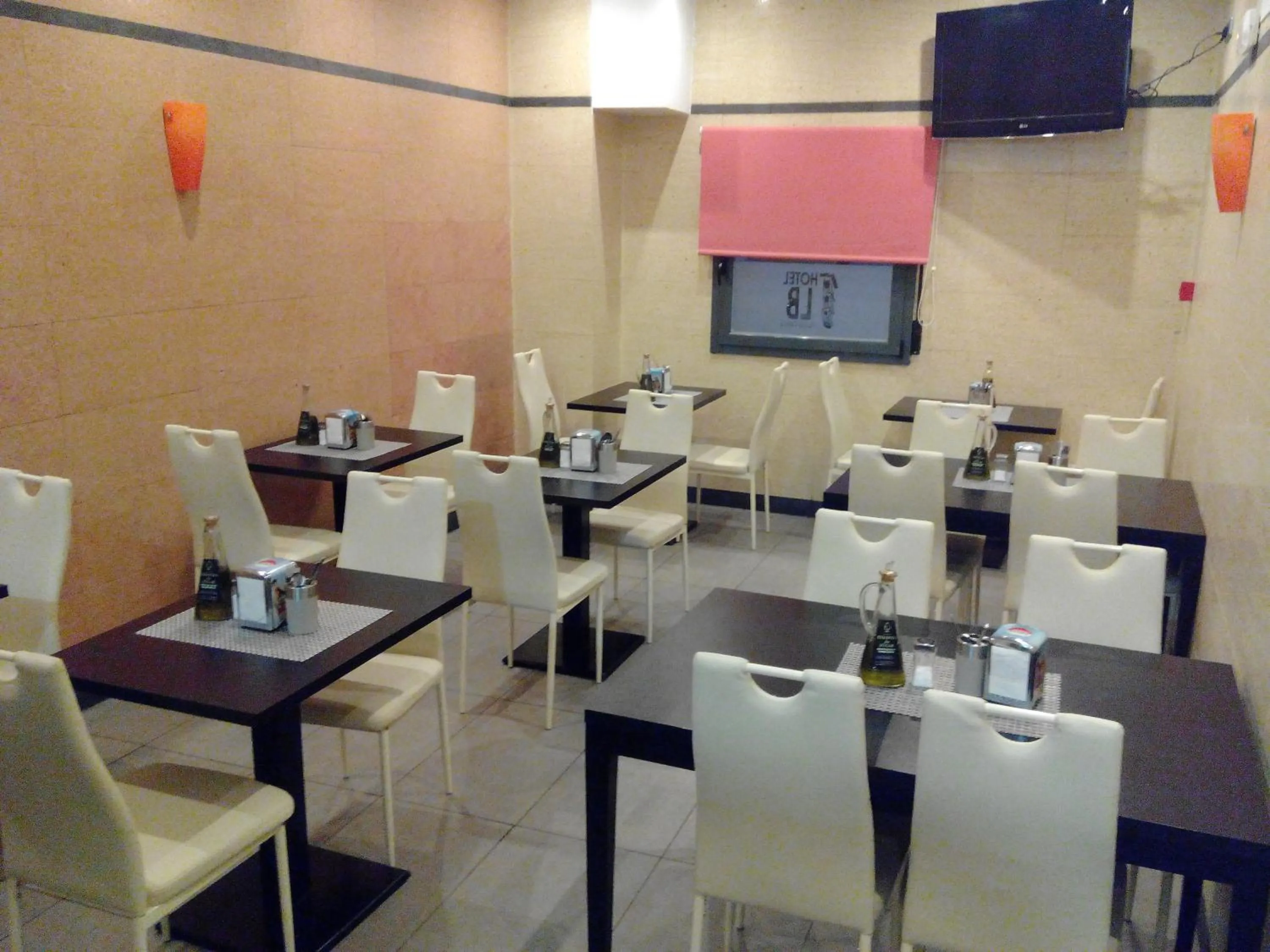 Restaurant/places to eat in Hotel LB Villa De Cuenca