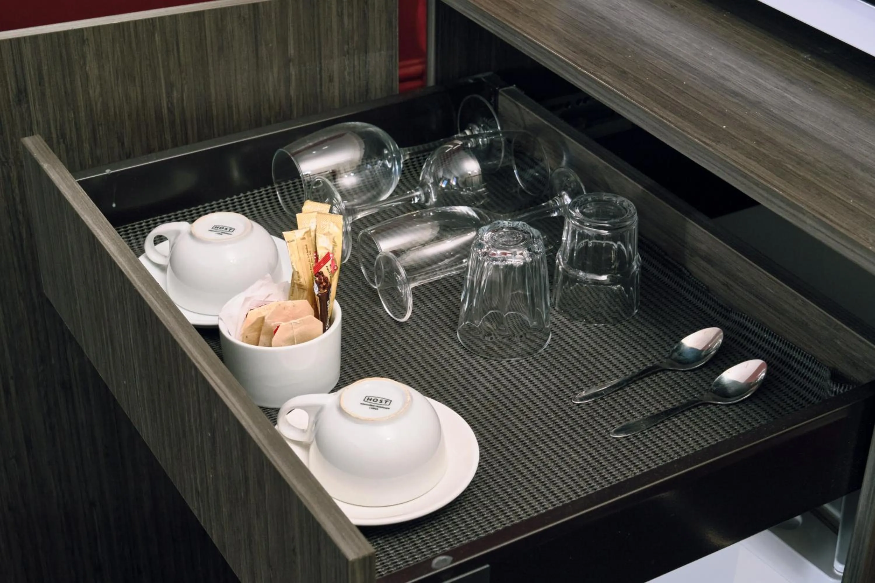 Coffee/tea facilities in The Stirling Arms Hotel