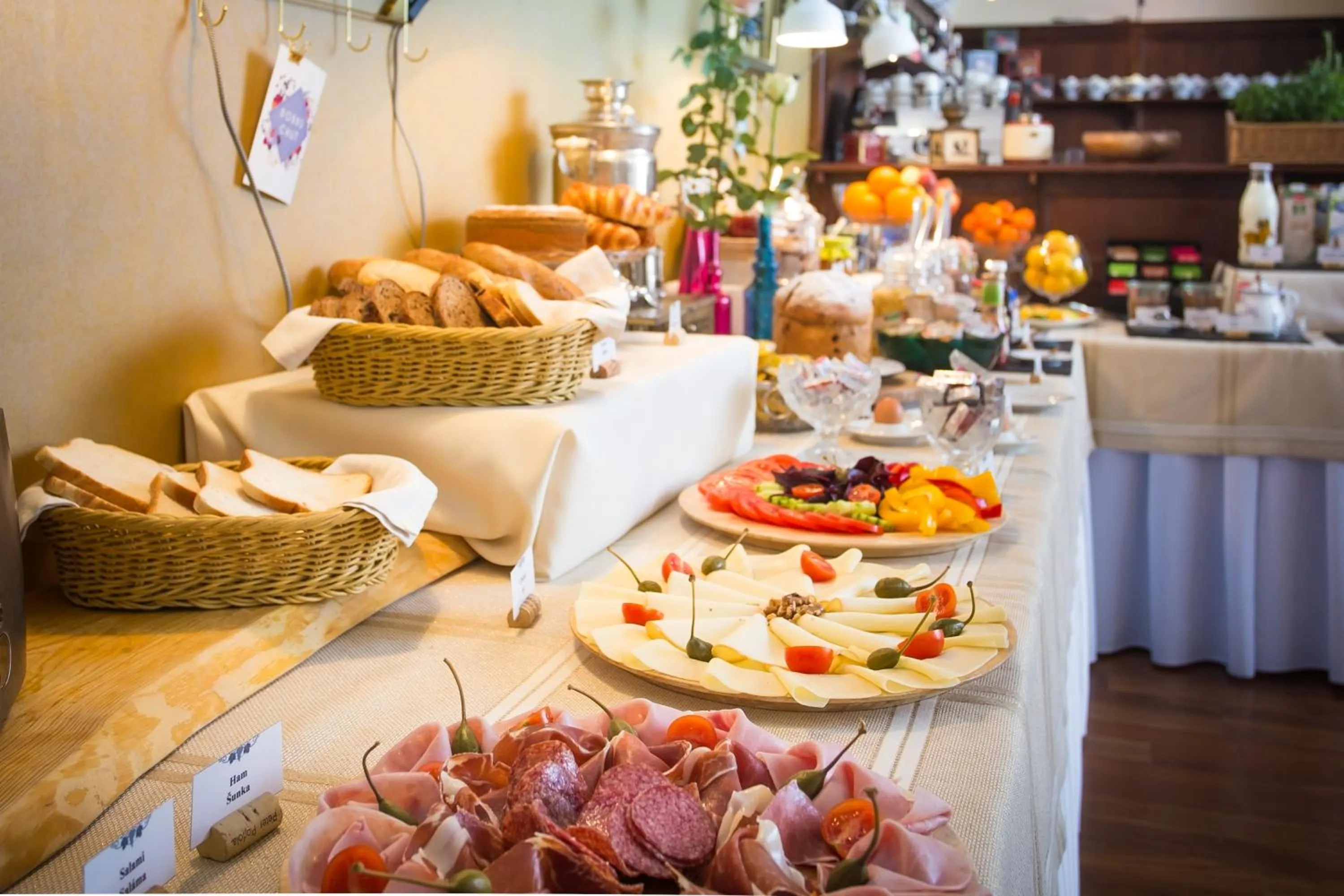 Continental breakfast in Hotel Bojnický vínny dom