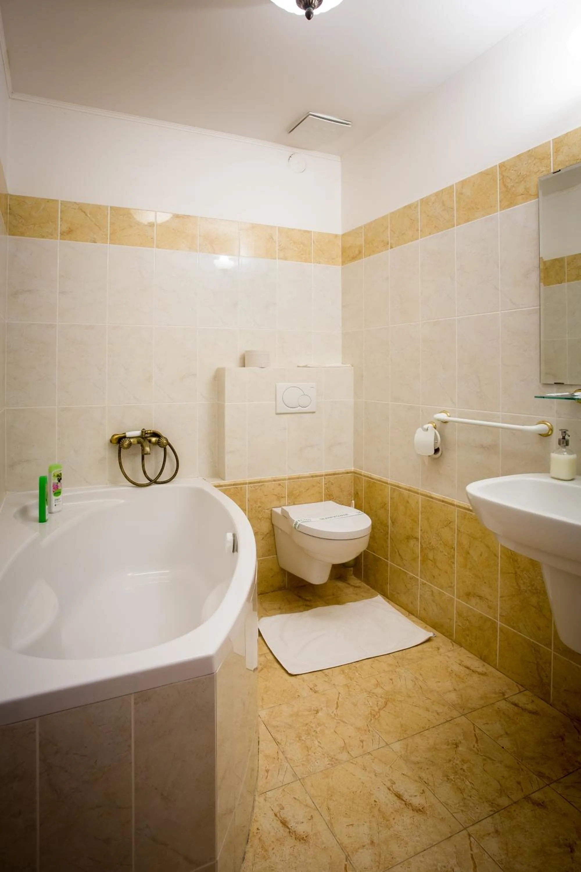 Shower in Hotel Bojnický vínny dom