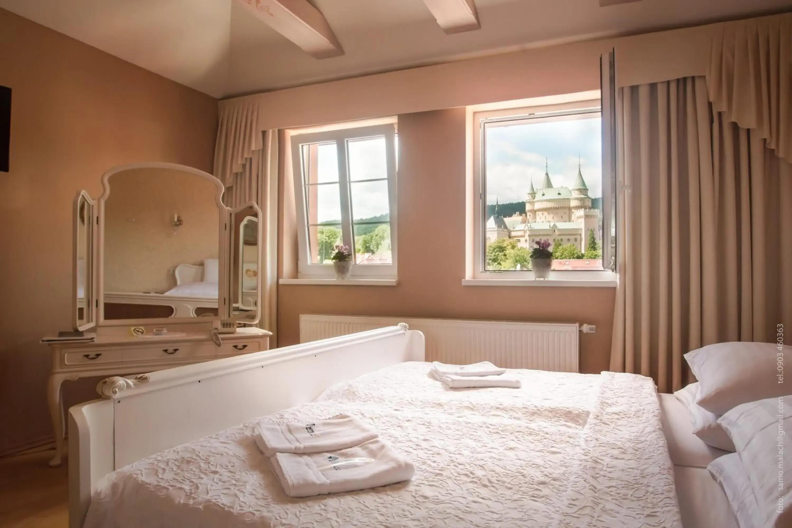 Deluxe Double Room in Hotel Bojnický vínny dom Deluxe Double Room in Hotel Bojnický vínny dom