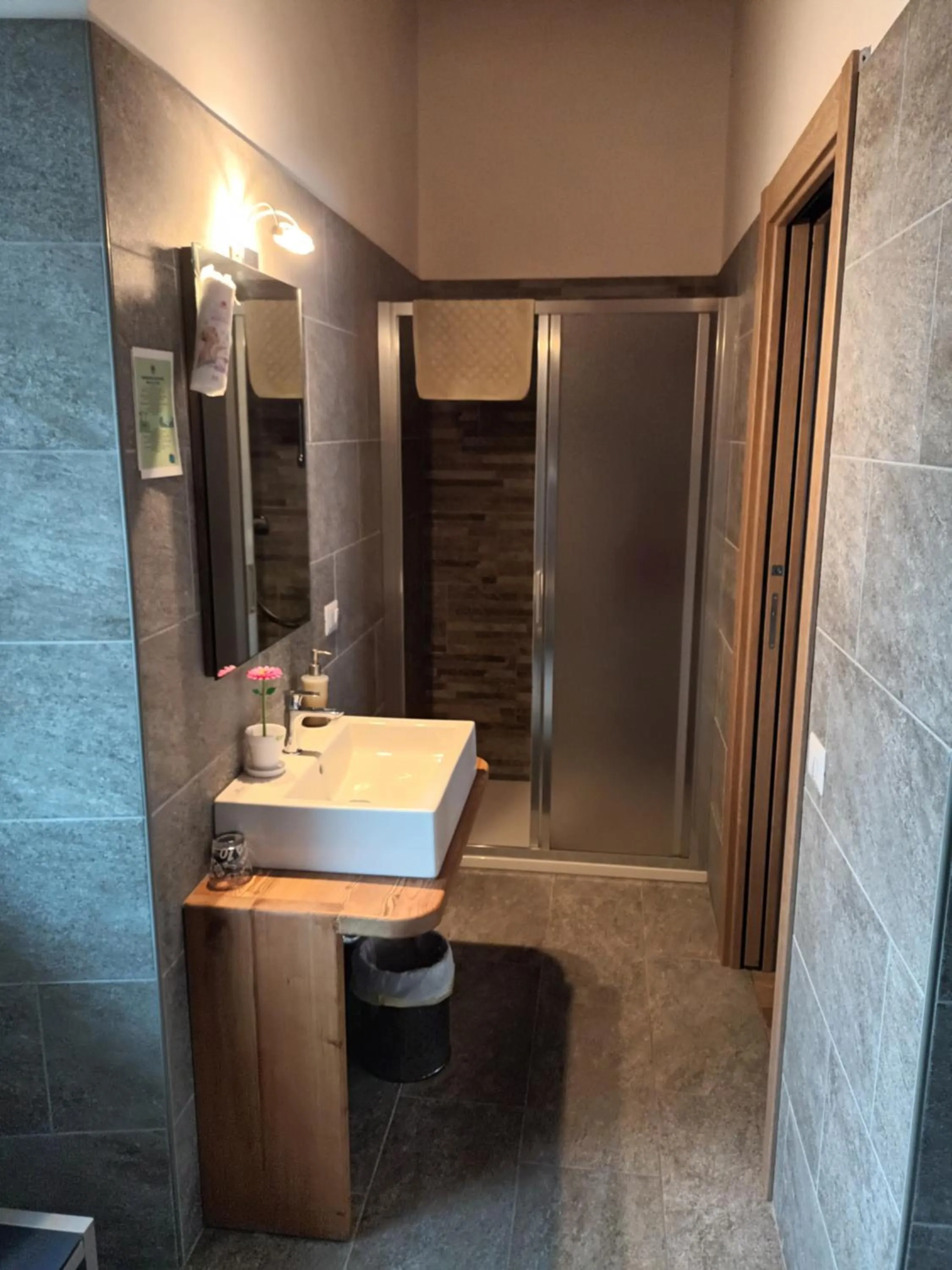 Bathroom in Foresteria B&B Vecchiascuola Pianazzola