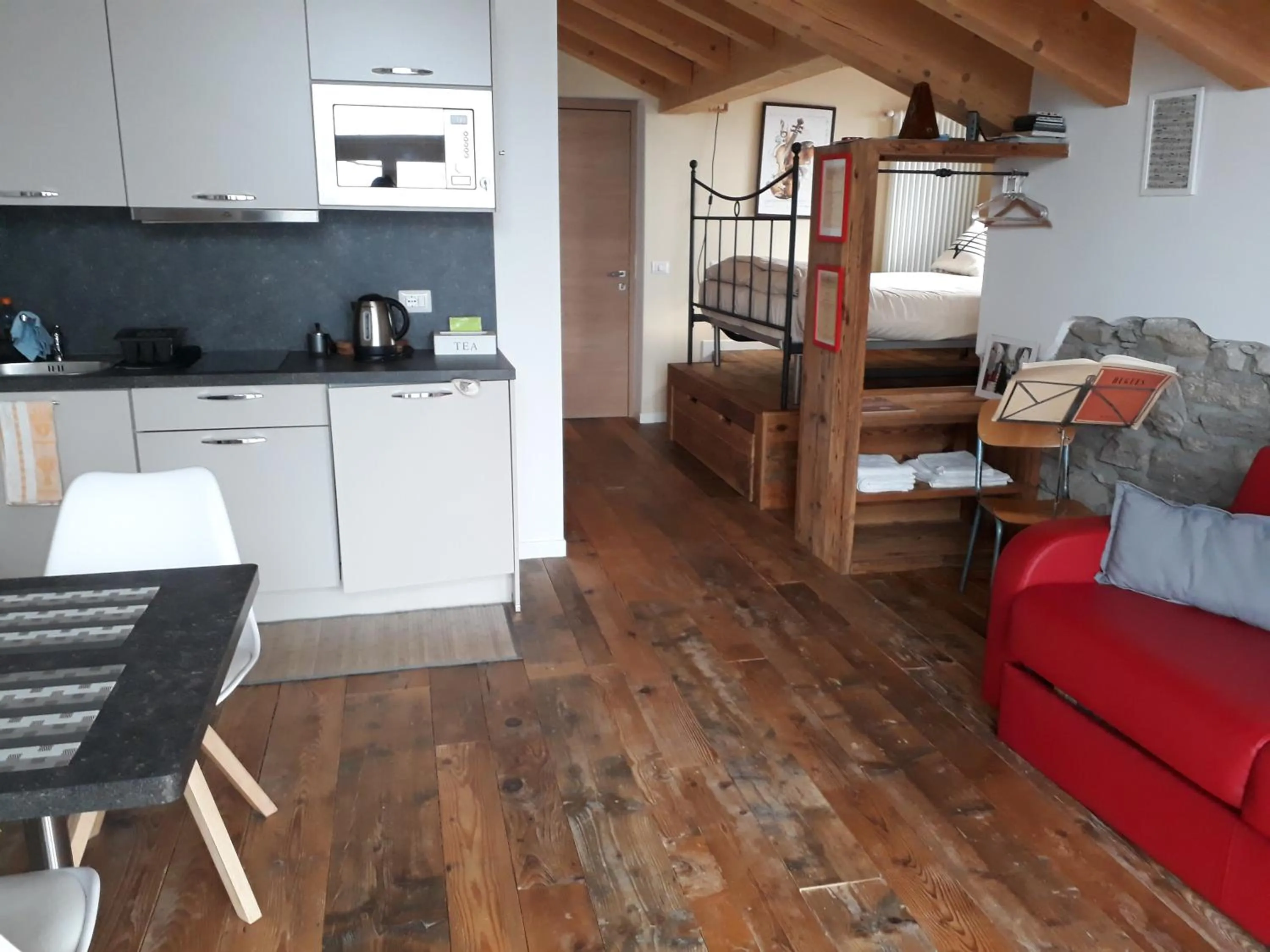 Kitchen or kitchenette in Foresteria B&B Vecchiascuola Pianazzola