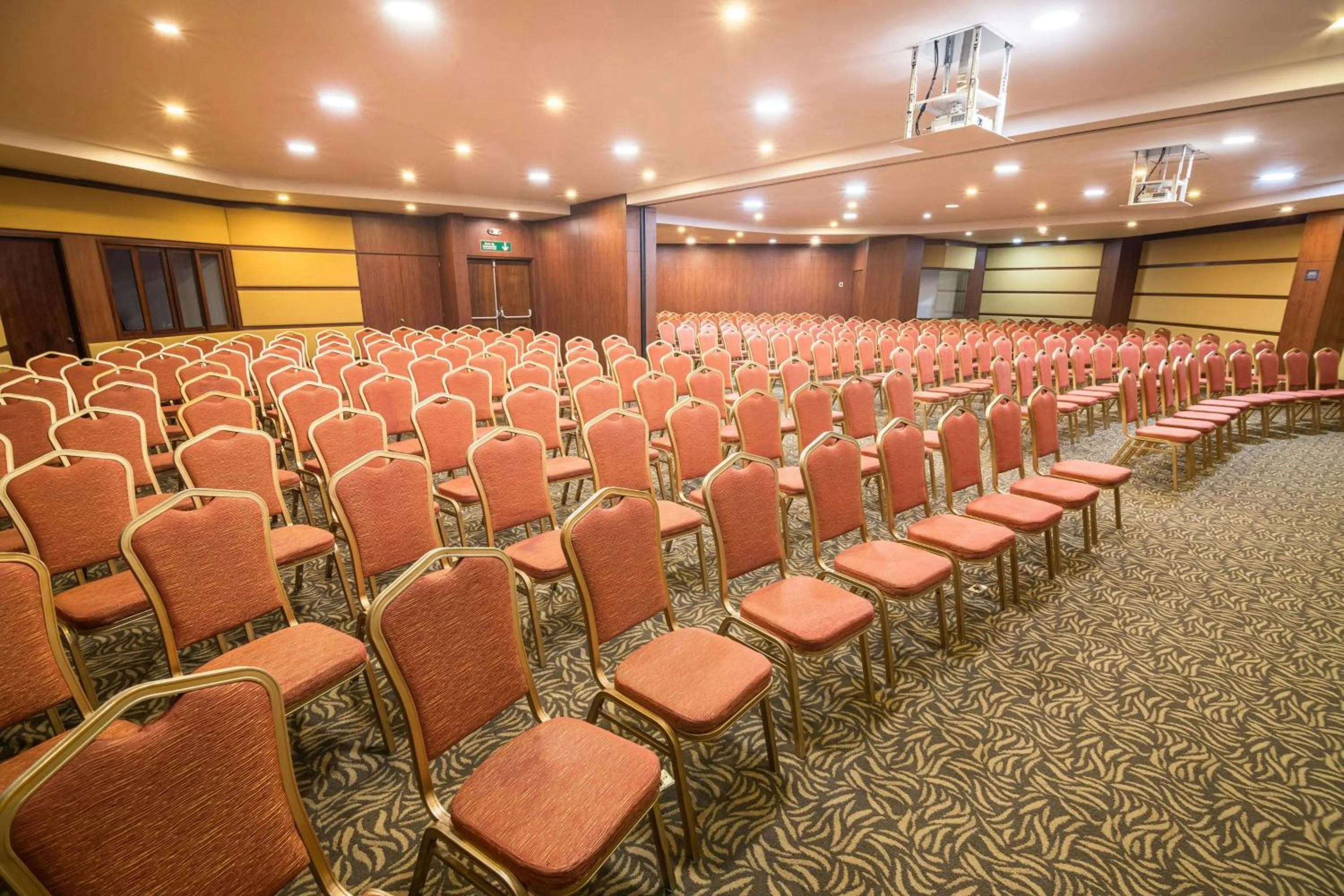 Meeting/conference room in Four Points by Sheraton Medellín
