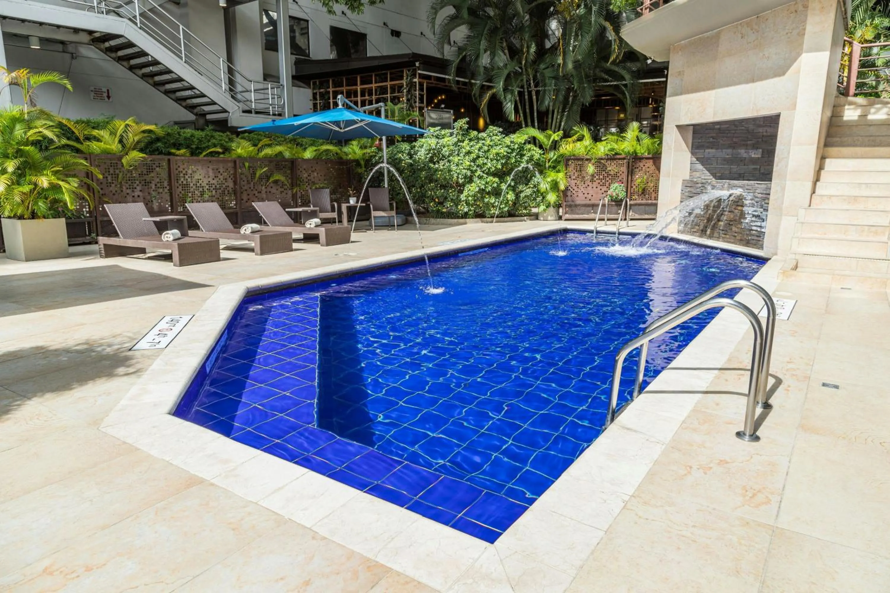 Swimming pool in Four Points by Sheraton Medellín