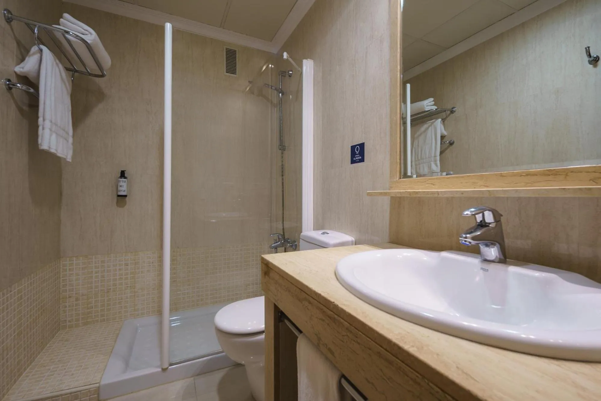 Shower in Crisol Almería