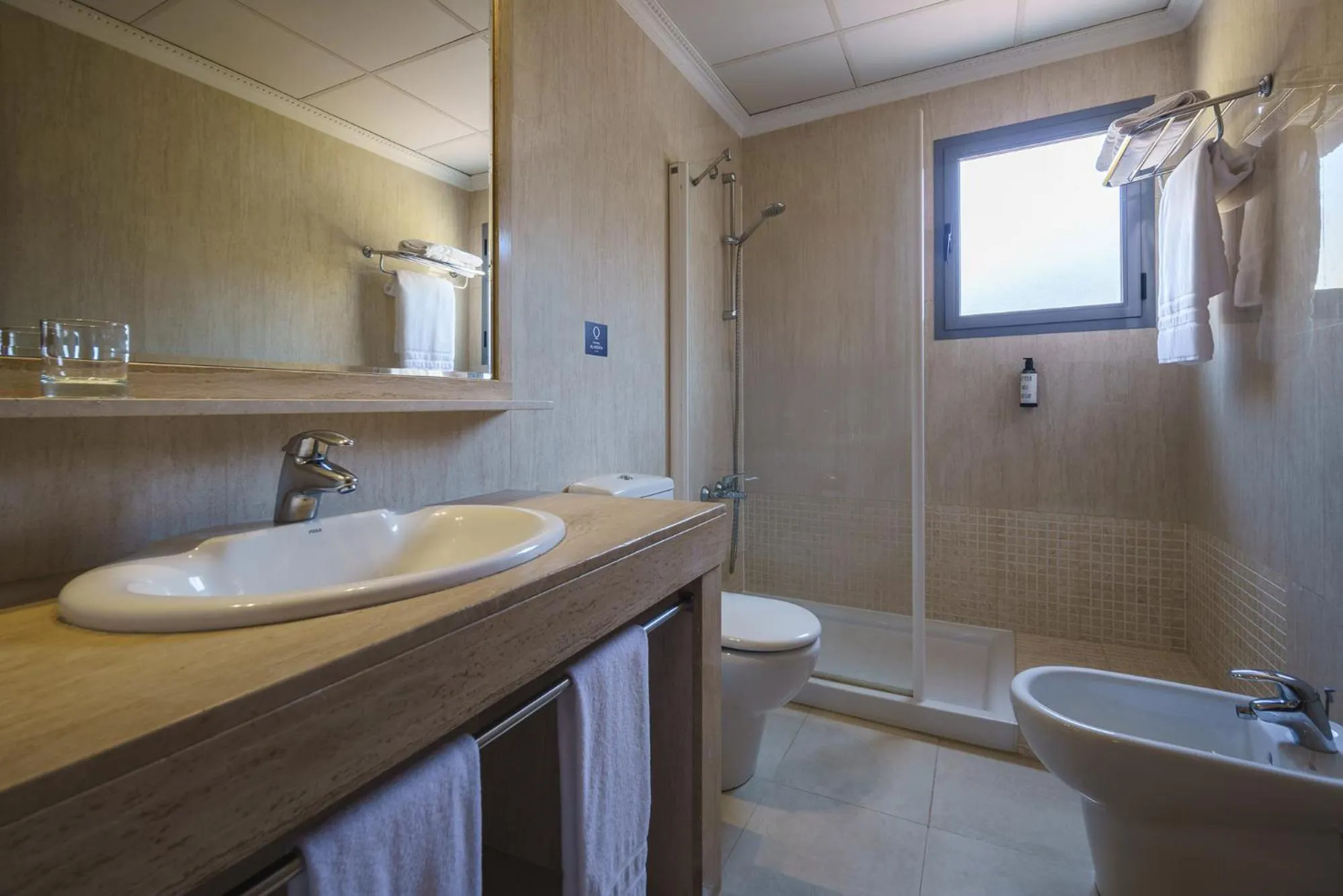 Shower in Crisol Almería