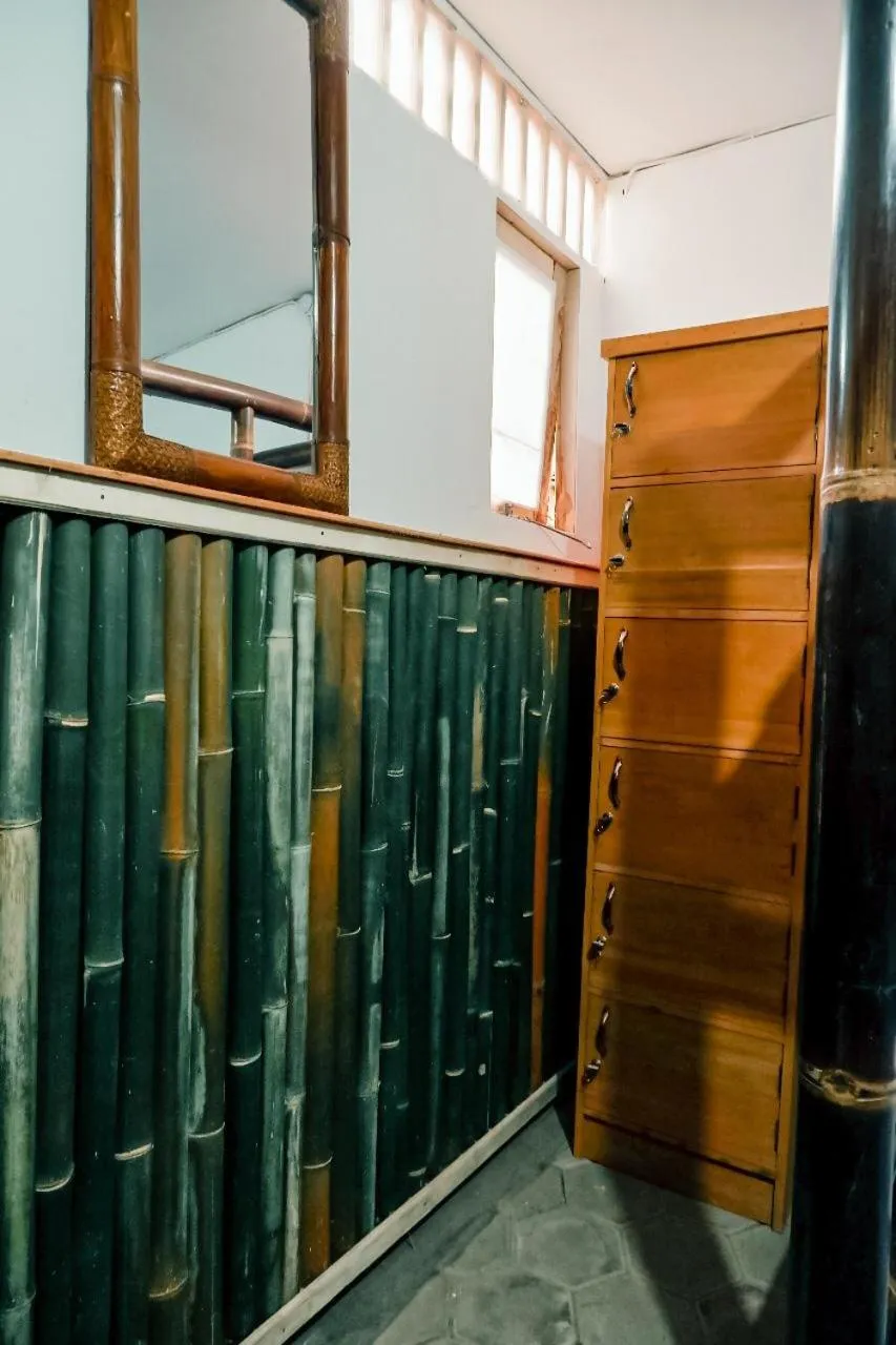 Backpacker Kawah Ijen