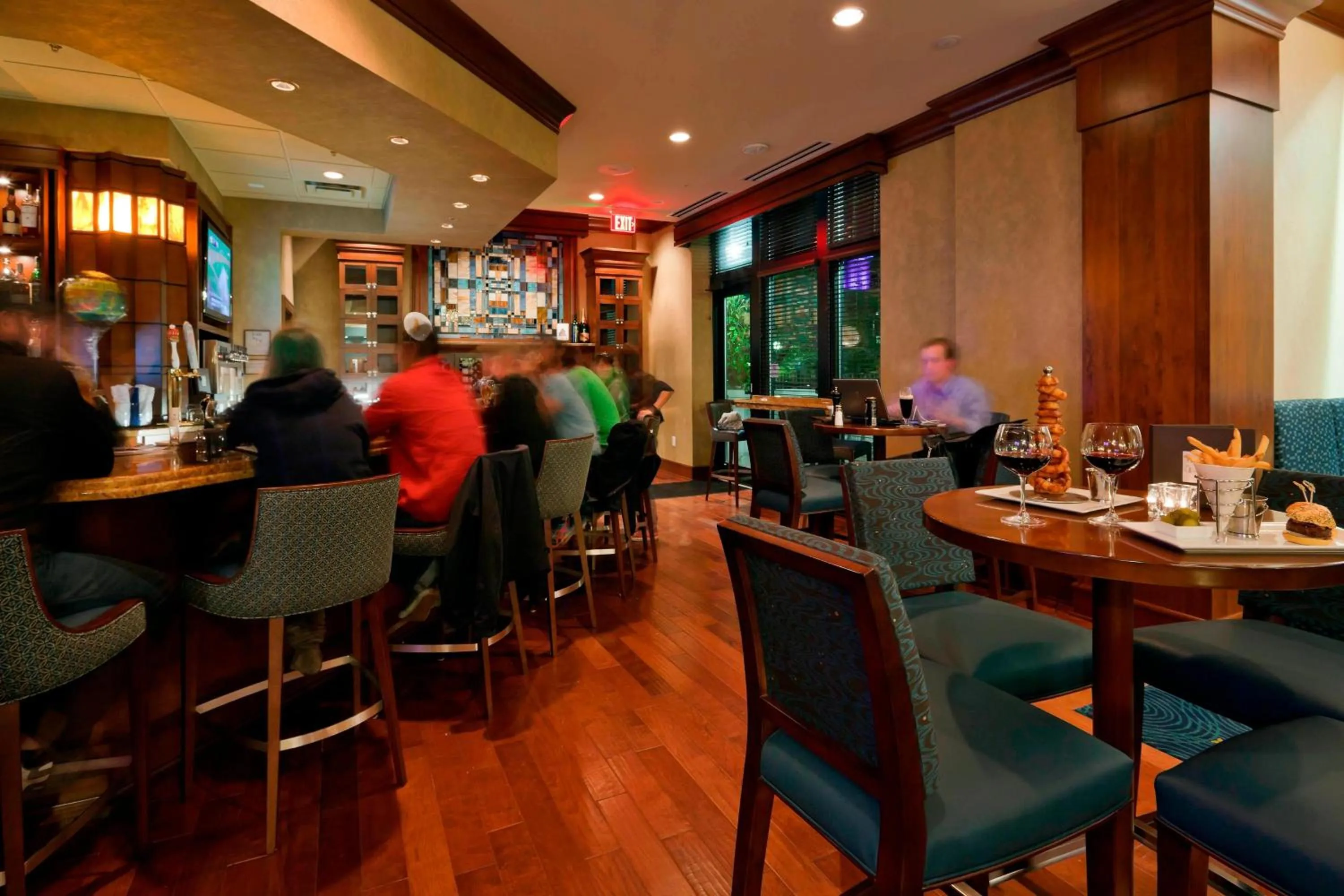 Lounge or bar in Residence Inn by Marriott Cincinnati Downtown/The Phelps