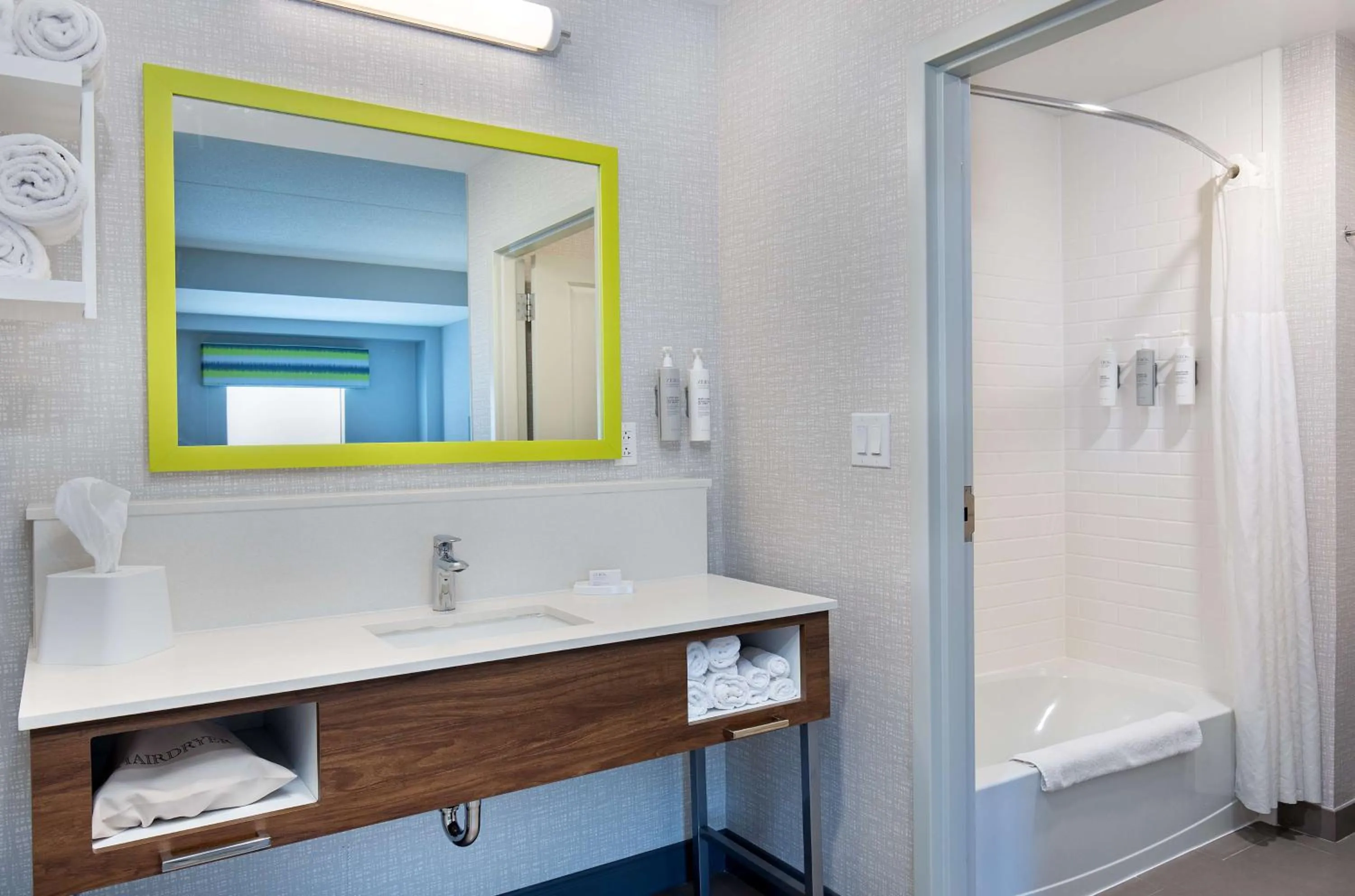 Bathroom in Hampton Inn Pikeville