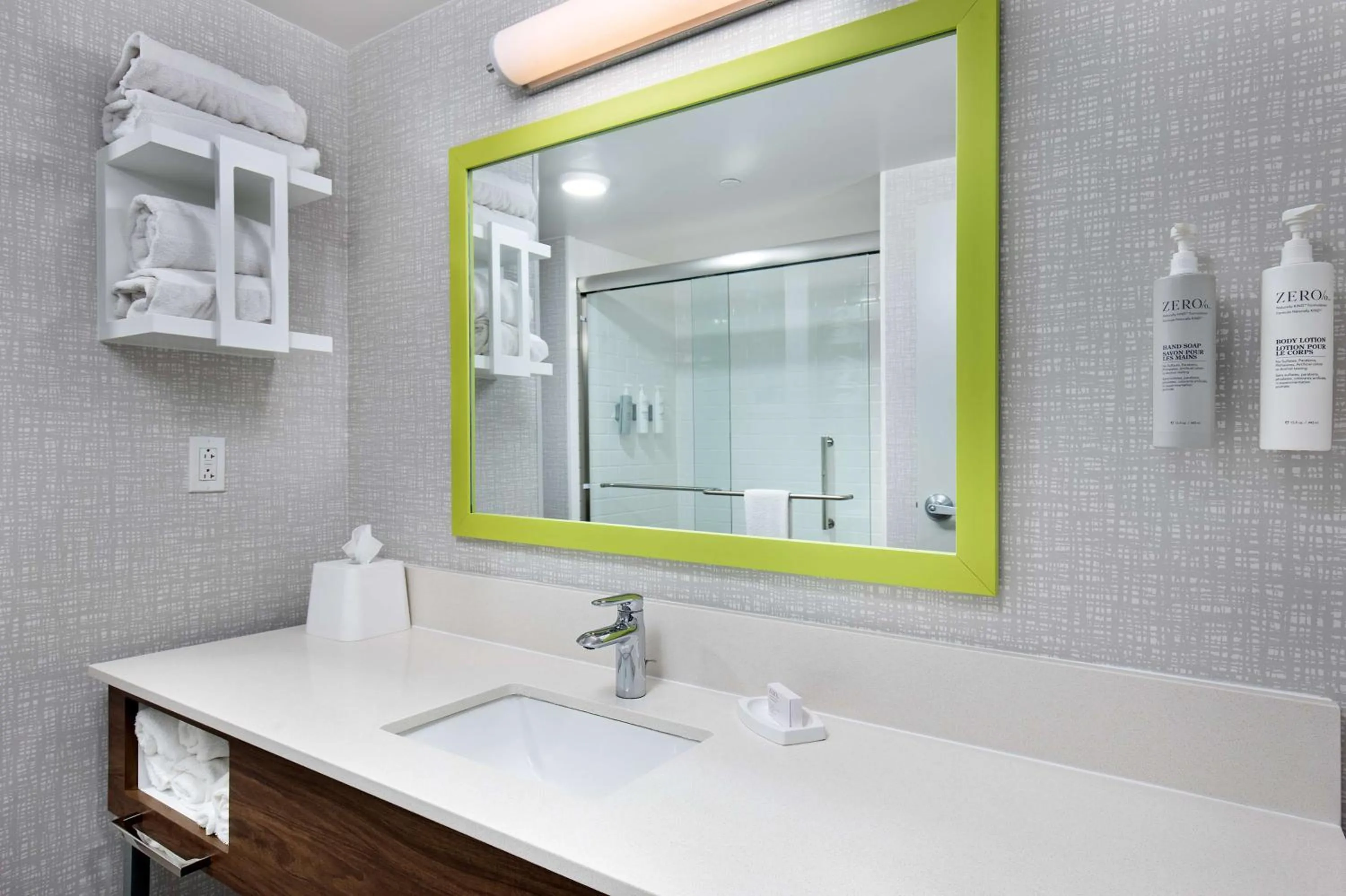 Shower in Hampton Inn Pikeville