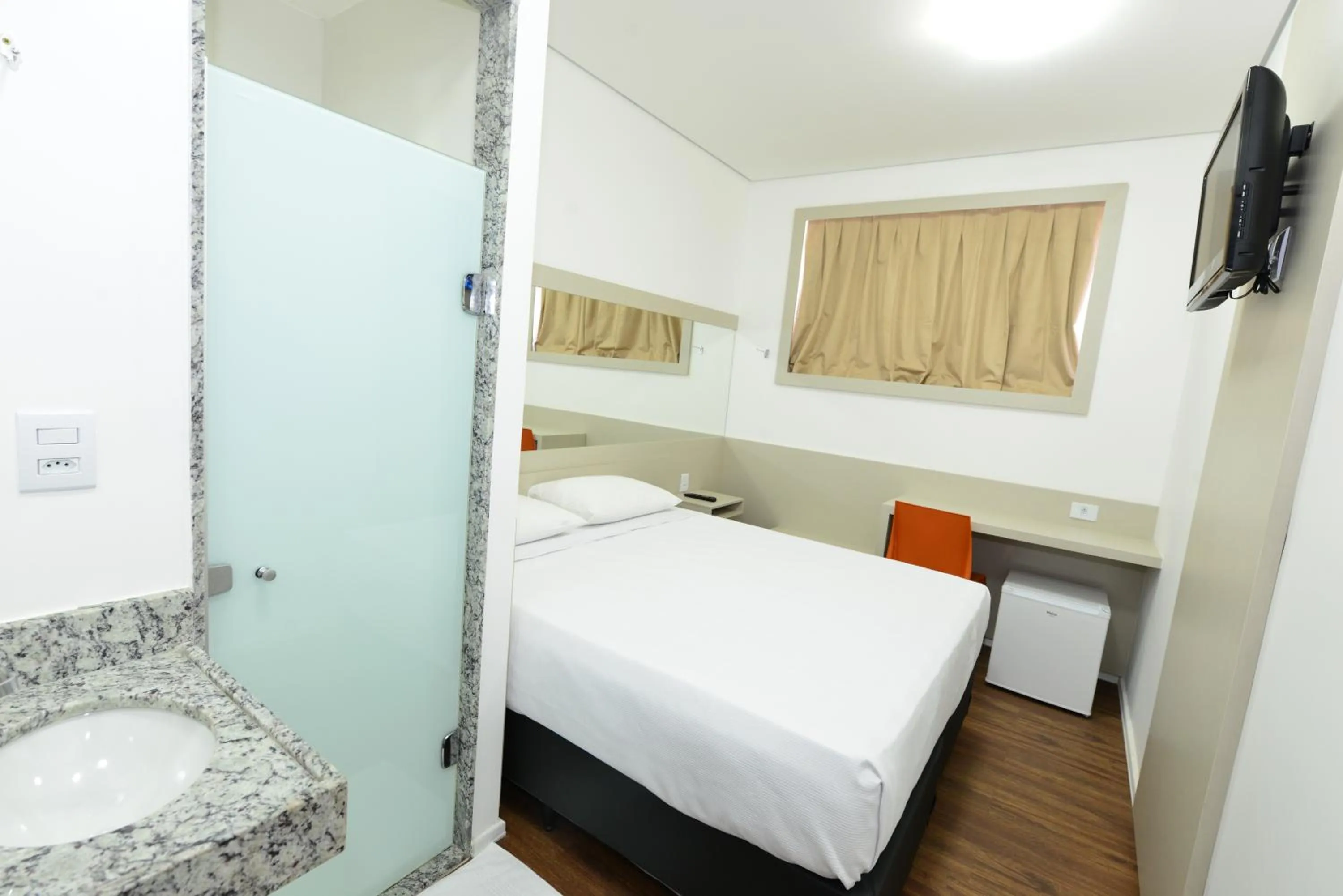 Bed in Hotel Panorama Economic