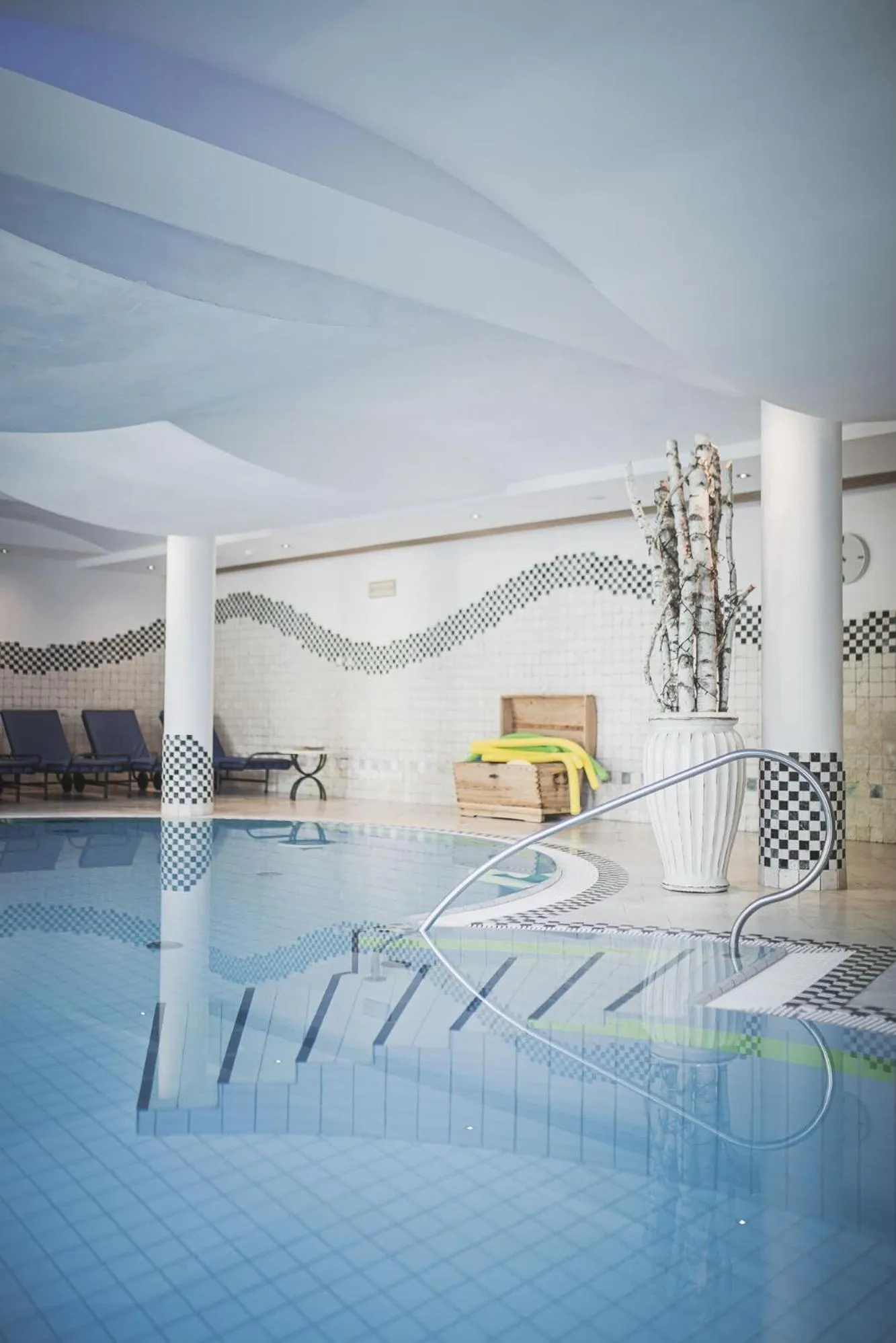 Swimming pool in Hotel Brötz