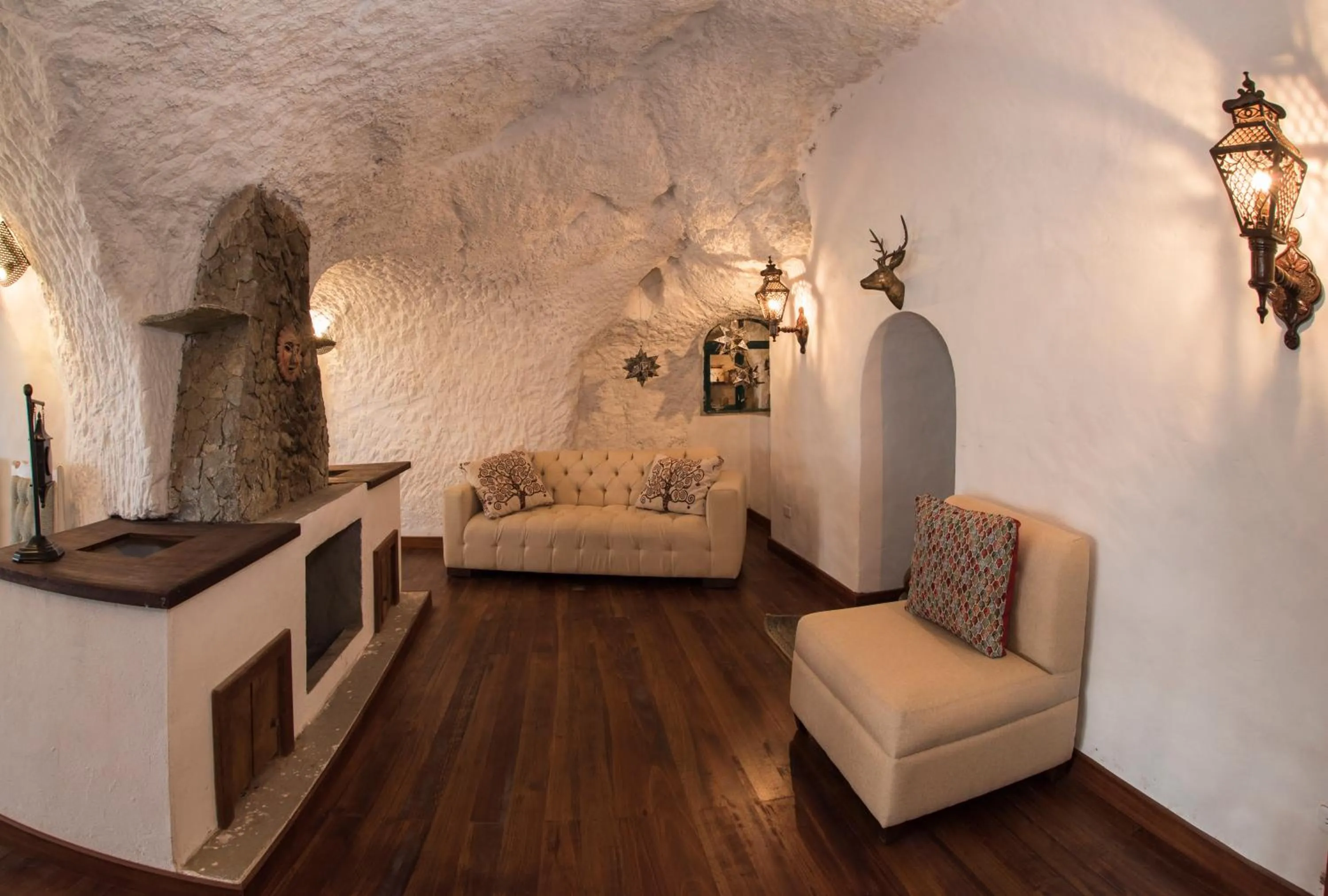 Living room in Hacienda Las Cuevas Terra Lodge