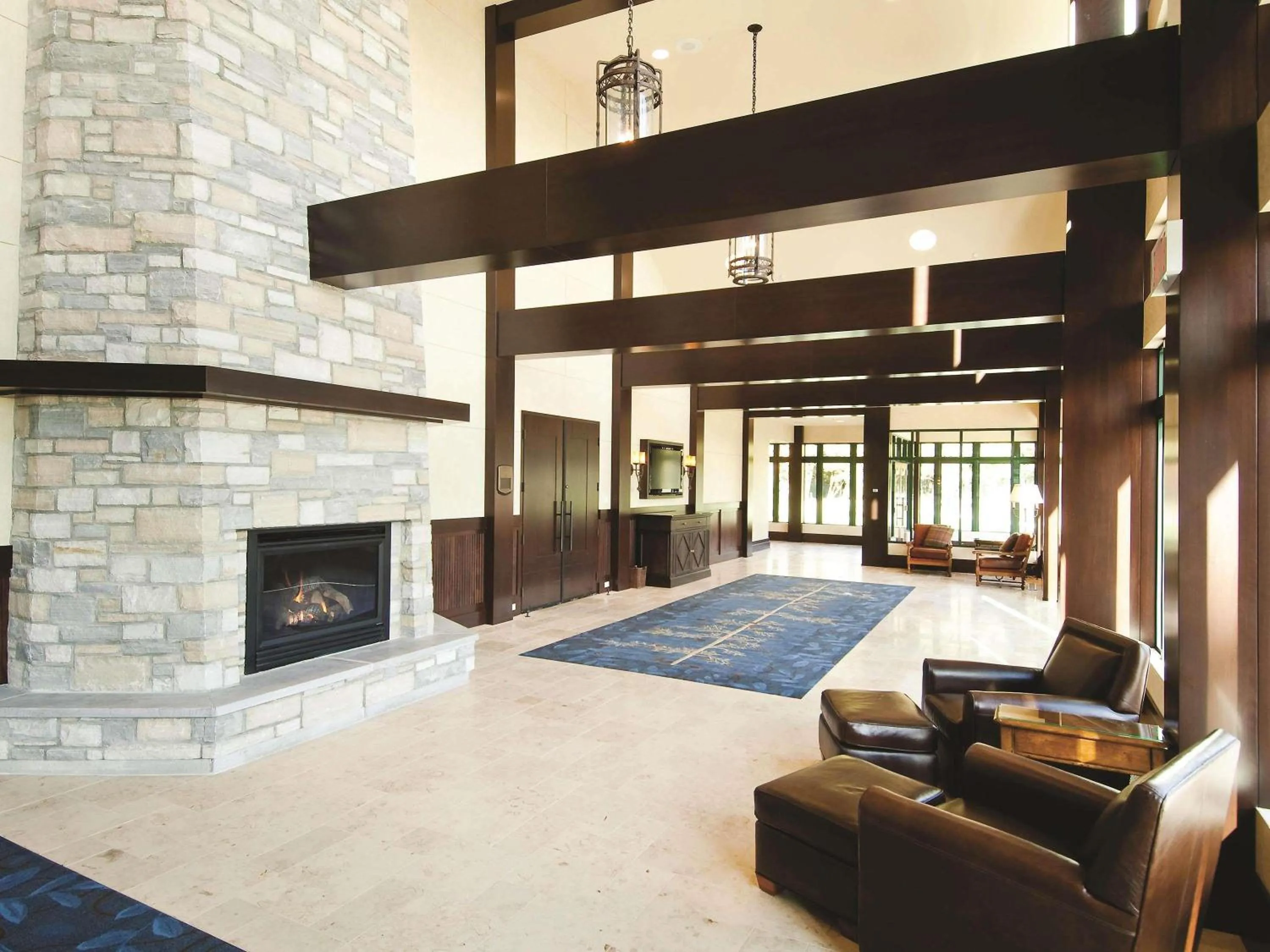 Meeting/conference room, Bed in Fairmont Le Chateau Montebello