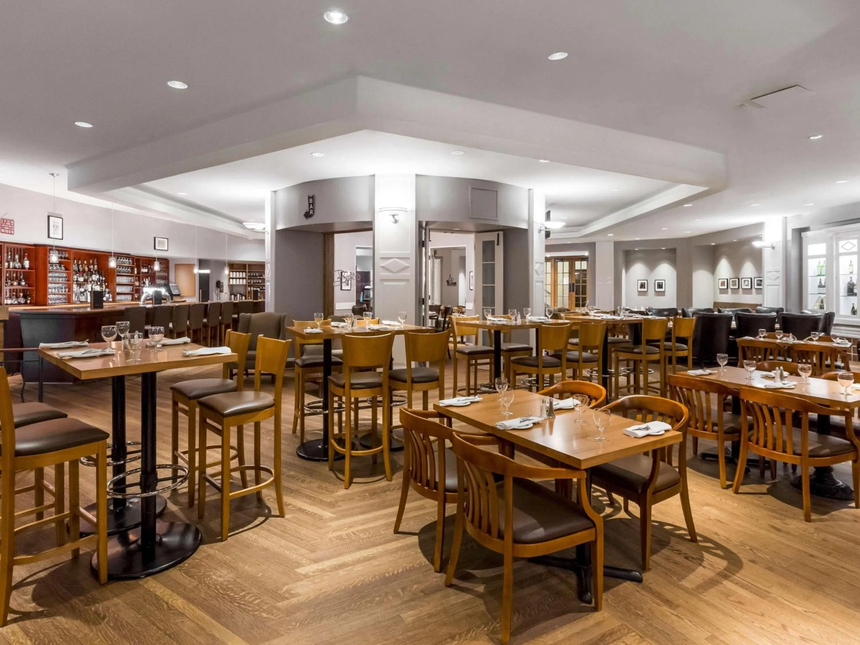 Restaurant/places to eat in Fairmont Le Chateau Montebello