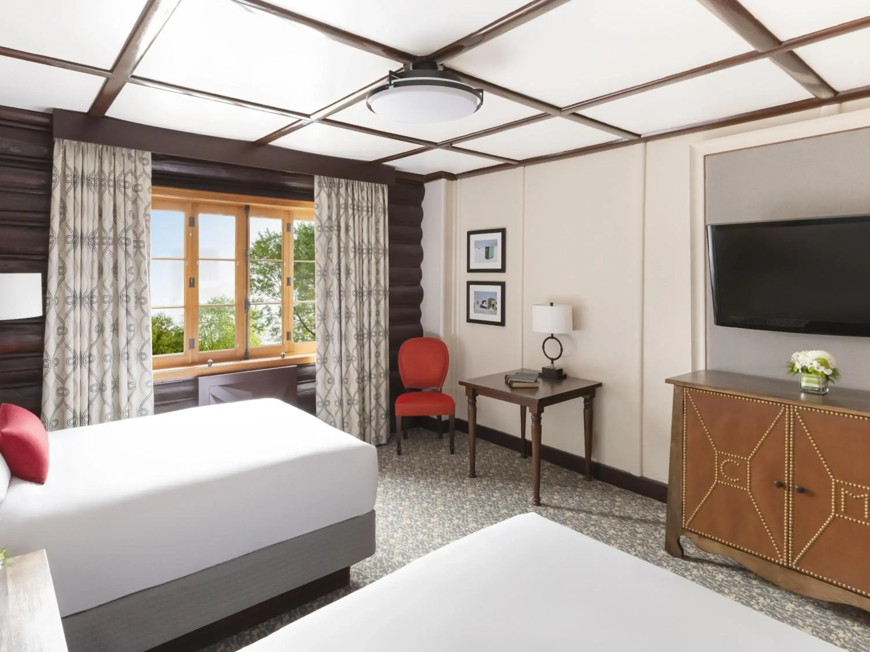 Fairmont Luxury Room with 2 Double Beds in Fairmont Le Chateau Montebello Fairmont Luxury Room with 2 Double Beds in Fairmont Le Chateau Montebello