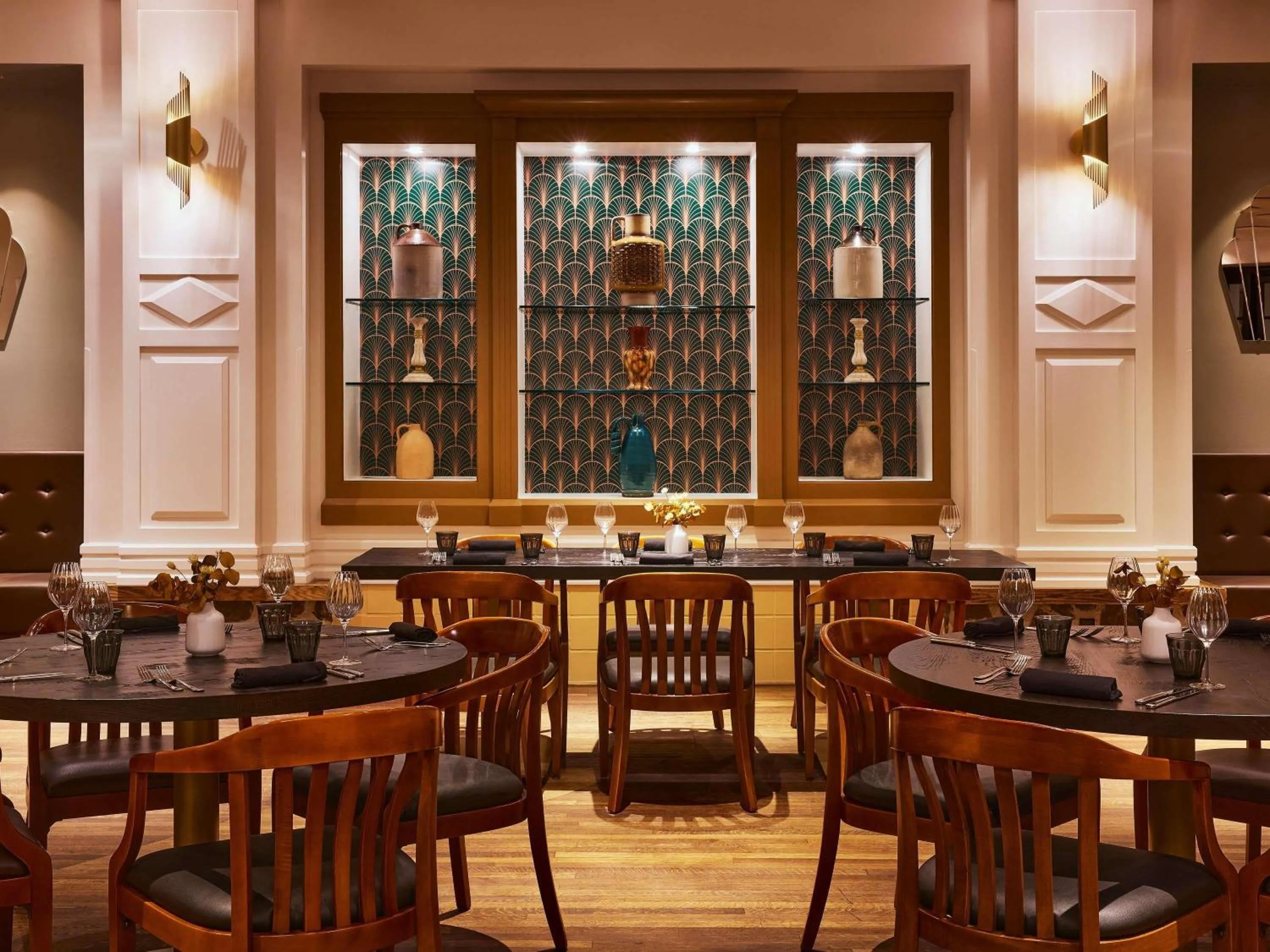 Restaurant/places to eat in Fairmont Le Chateau Montebello