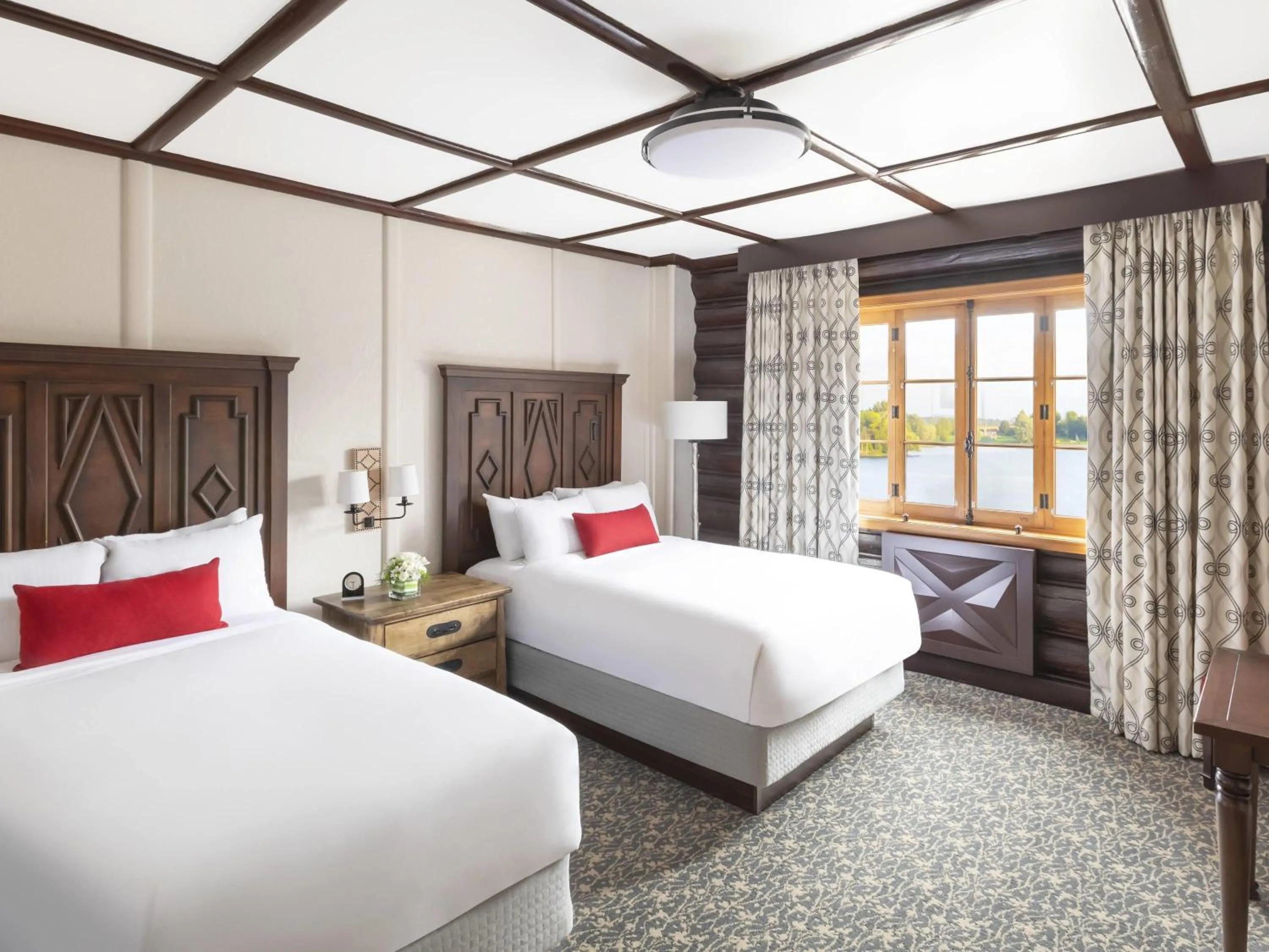 Bedroom, Bed in Fairmont Le Chateau Montebello