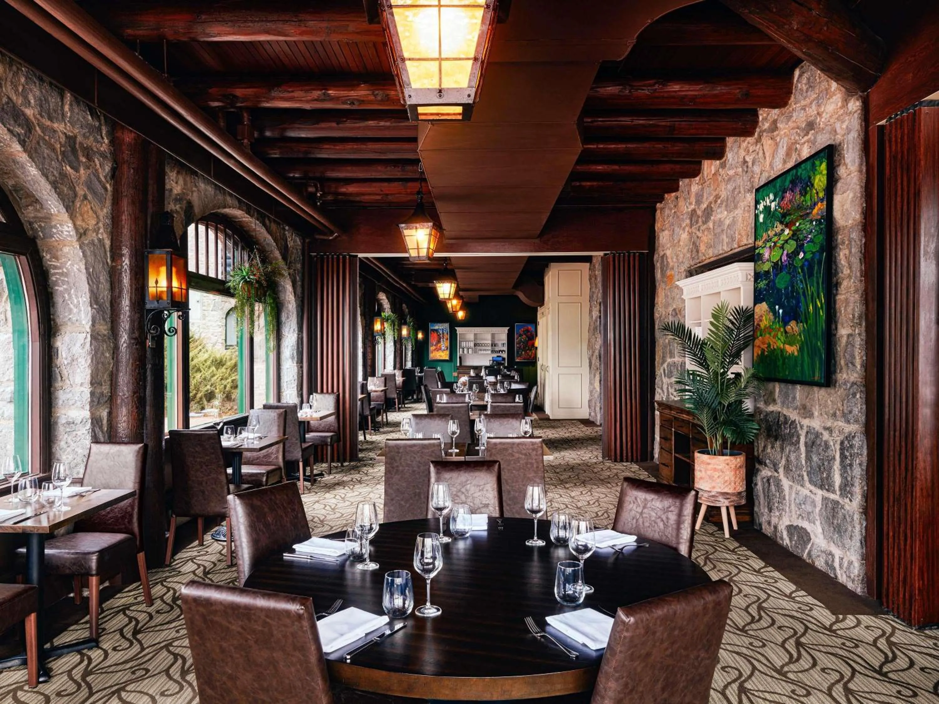 Restaurant/places to eat in Fairmont Le Chateau Montebello