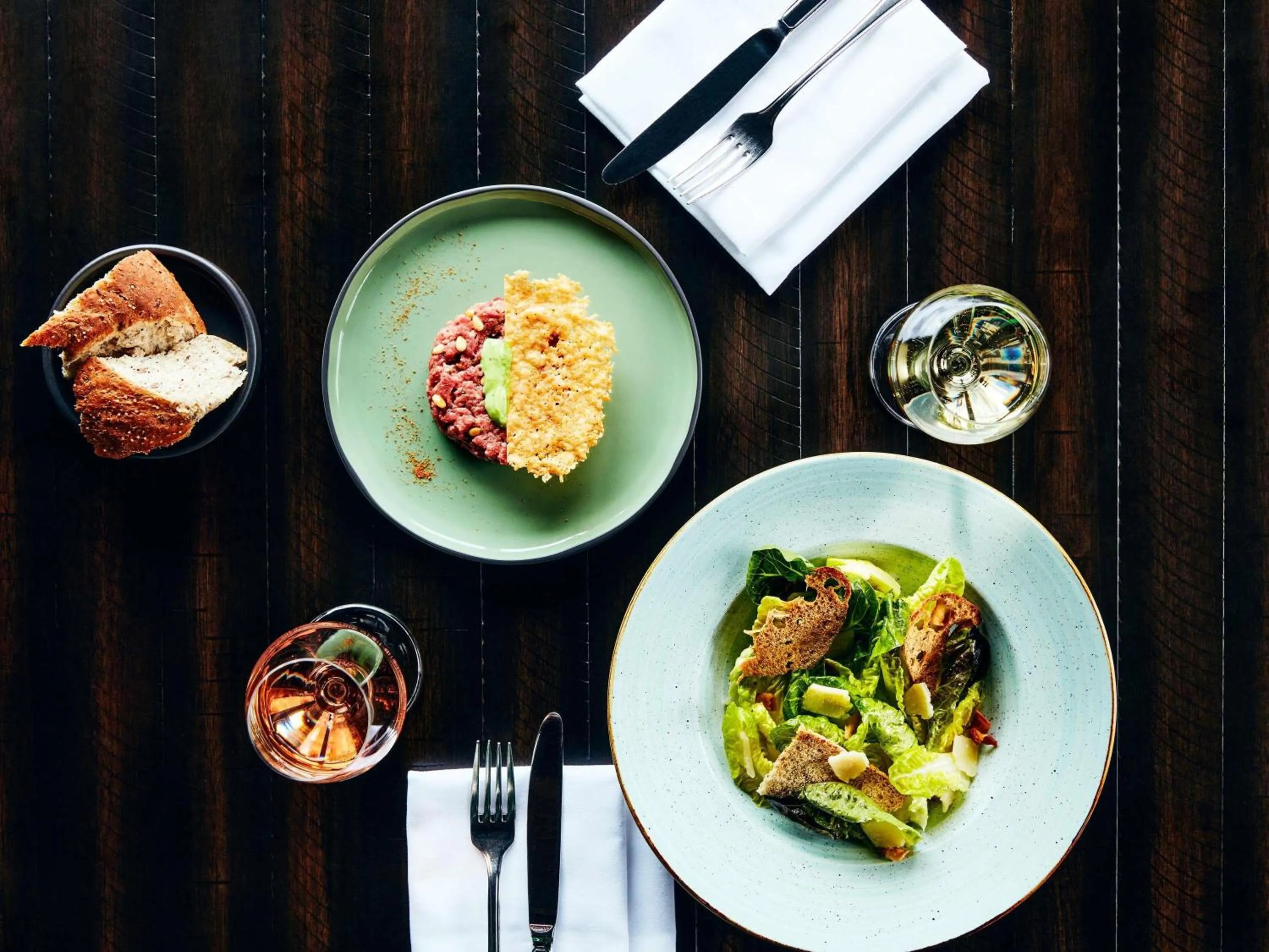 Restaurant/places to eat in Fairmont Le Chateau Montebello