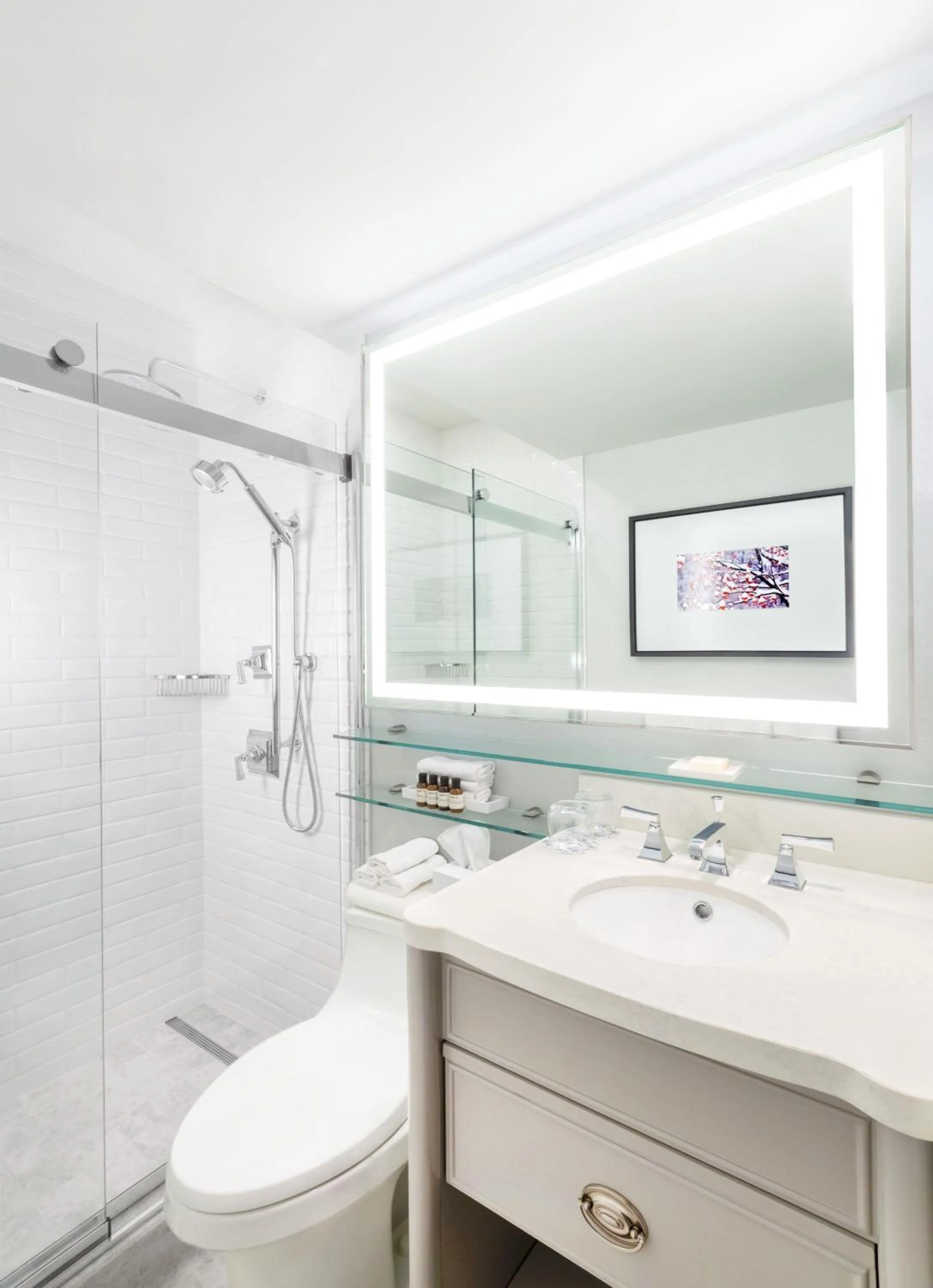 Shower in Fairmont Le Chateau Montebello