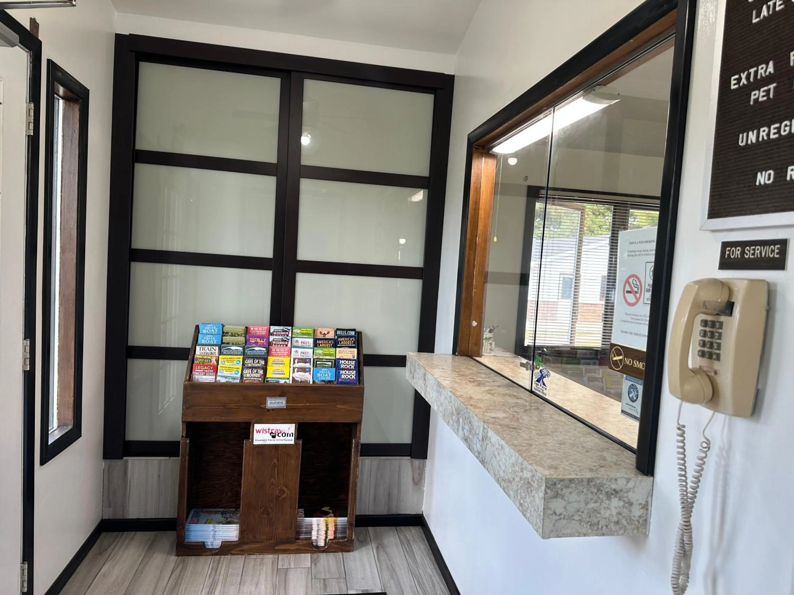 Lobby or reception in Skyview Motel - Prairie du Sac