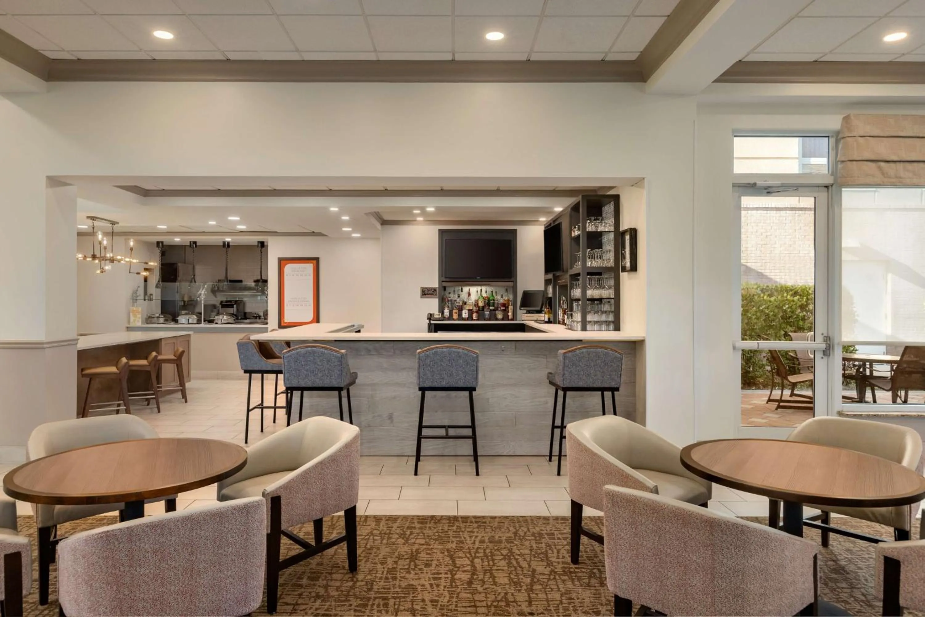 Lounge or bar in Hilton Garden Inn Fort Myers Airport/FGCU