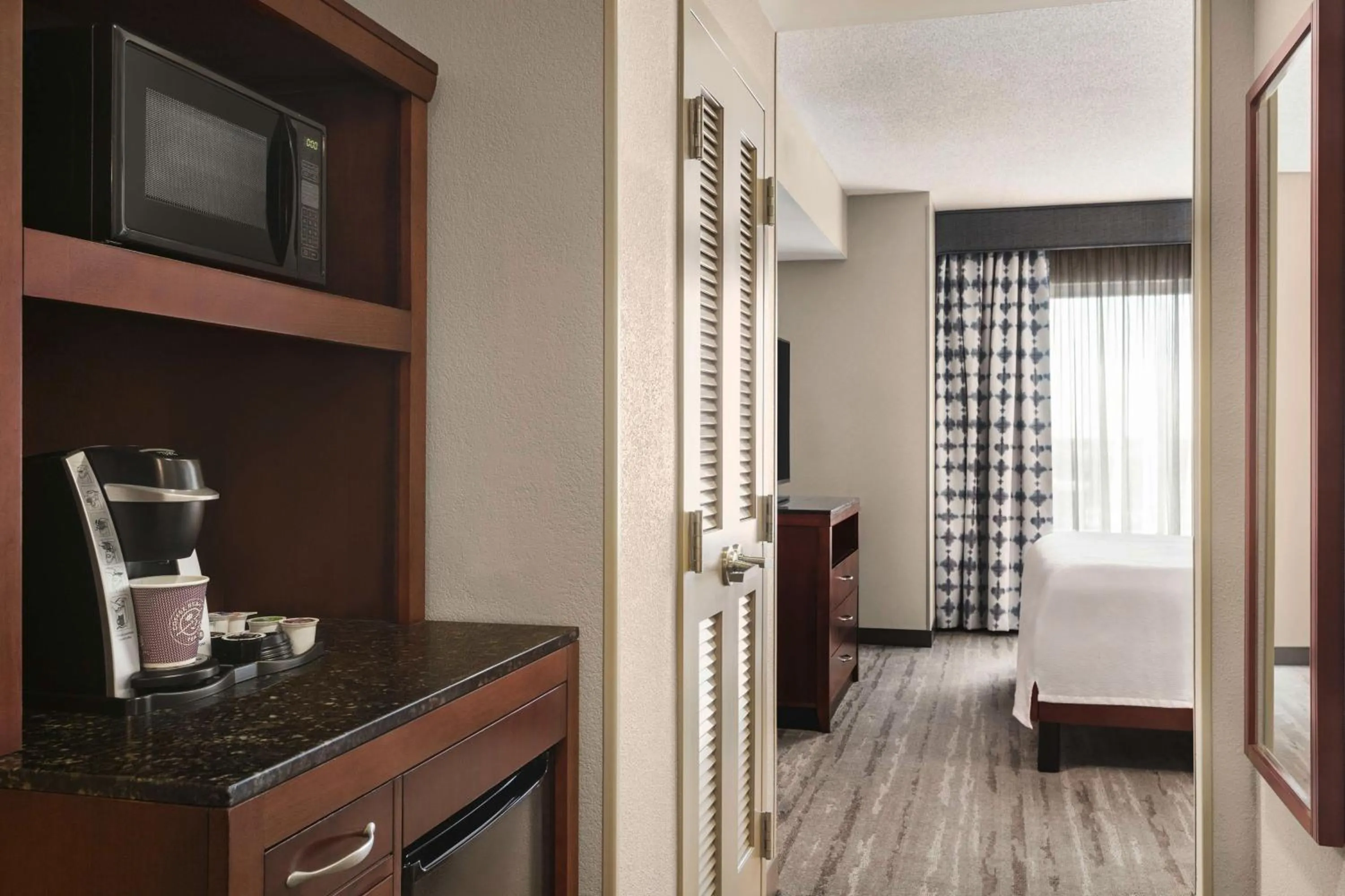 Photo of the whole room, Bed in Hilton Garden Inn Fort Myers Airport/FGCU