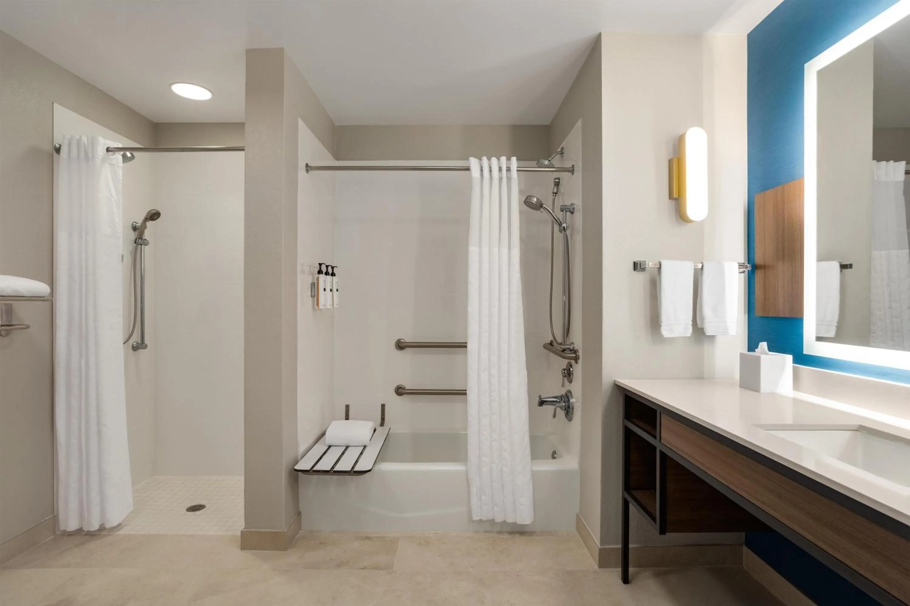 Bathroom in Hilton Garden Inn Fort Myers Airport/FGCU