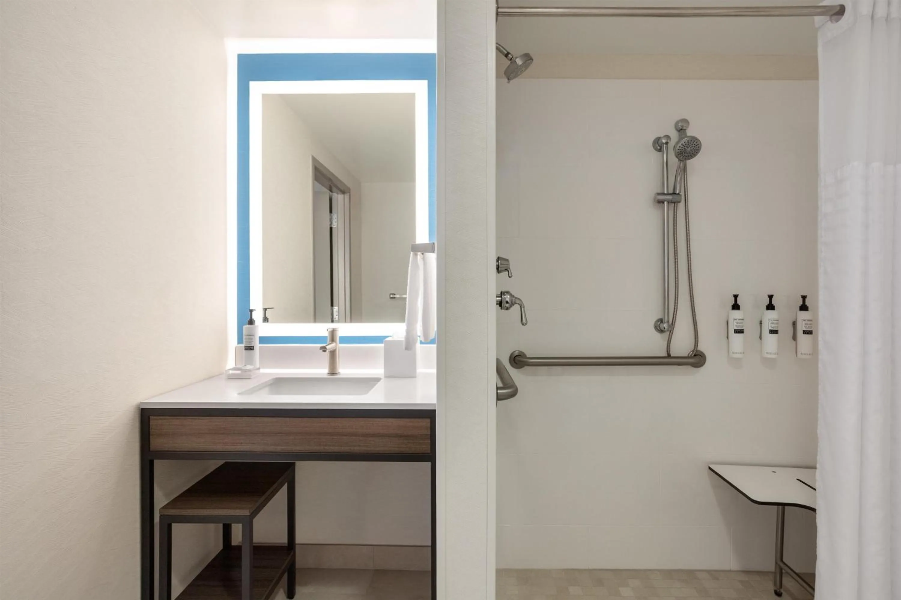 Bathroom in Hilton Garden Inn Fort Myers Airport/FGCU