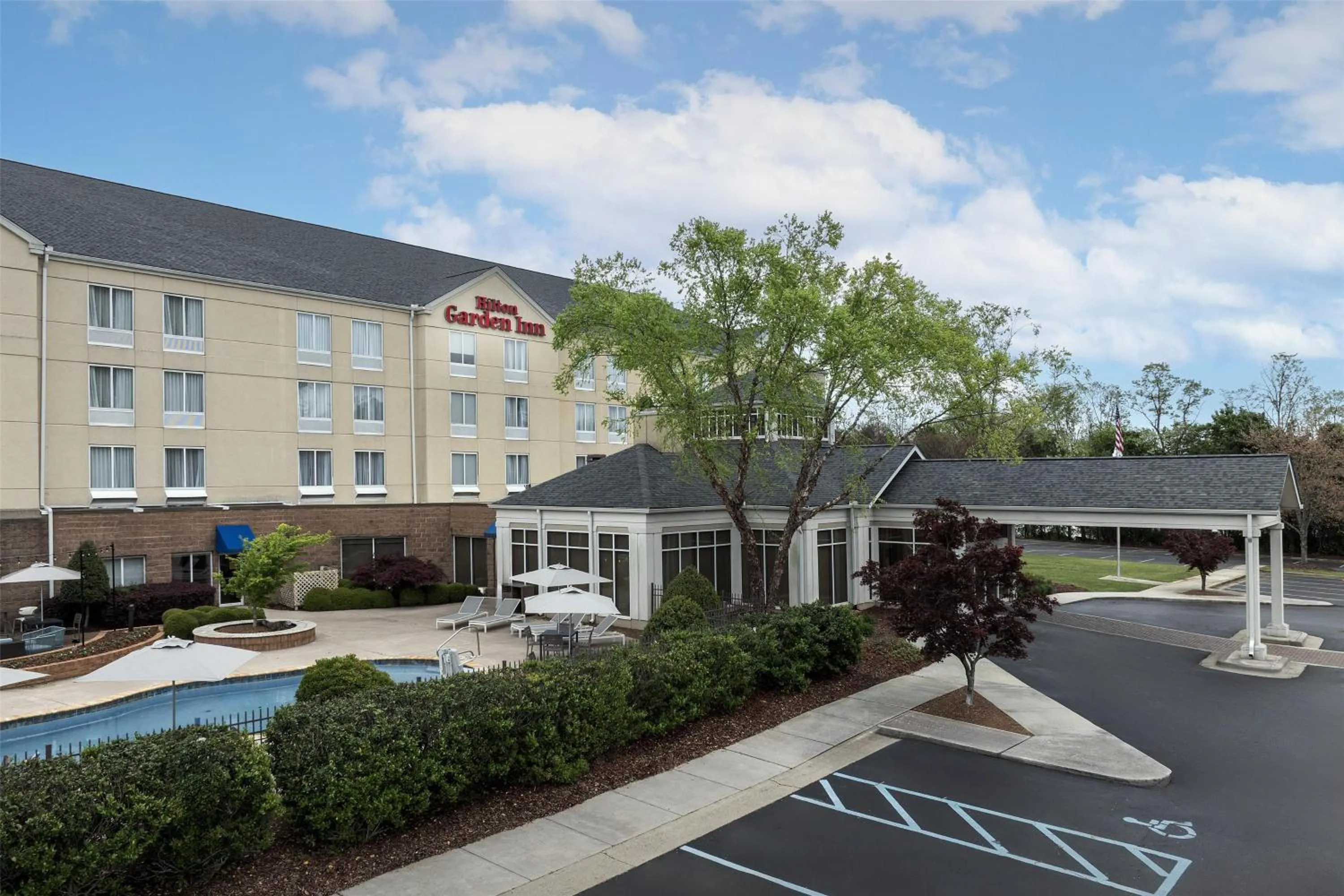 Property building in Hilton Garden Inn Huntsville/Space Center