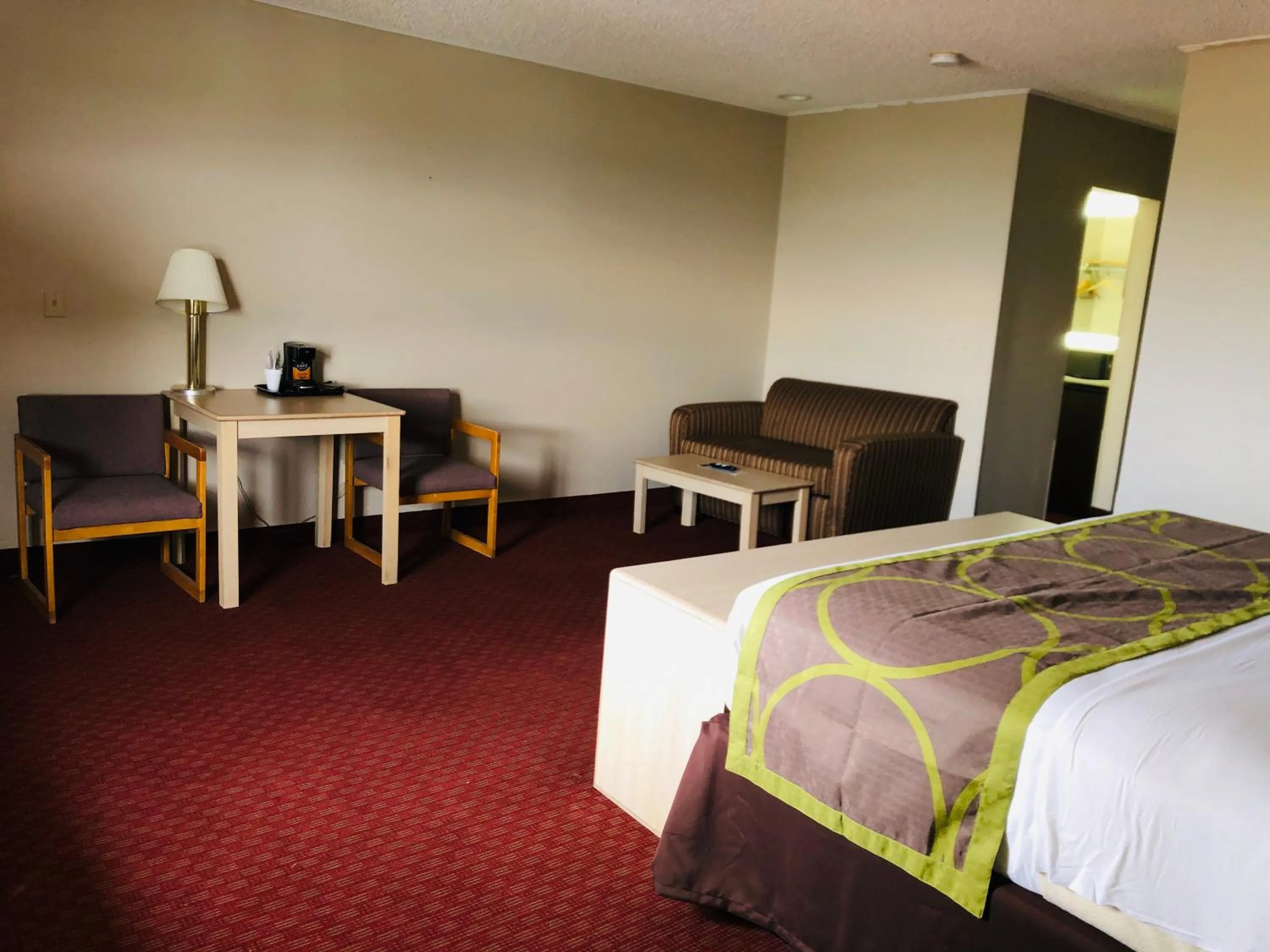 Bed in Super 8 by Wyndham Omaha SW