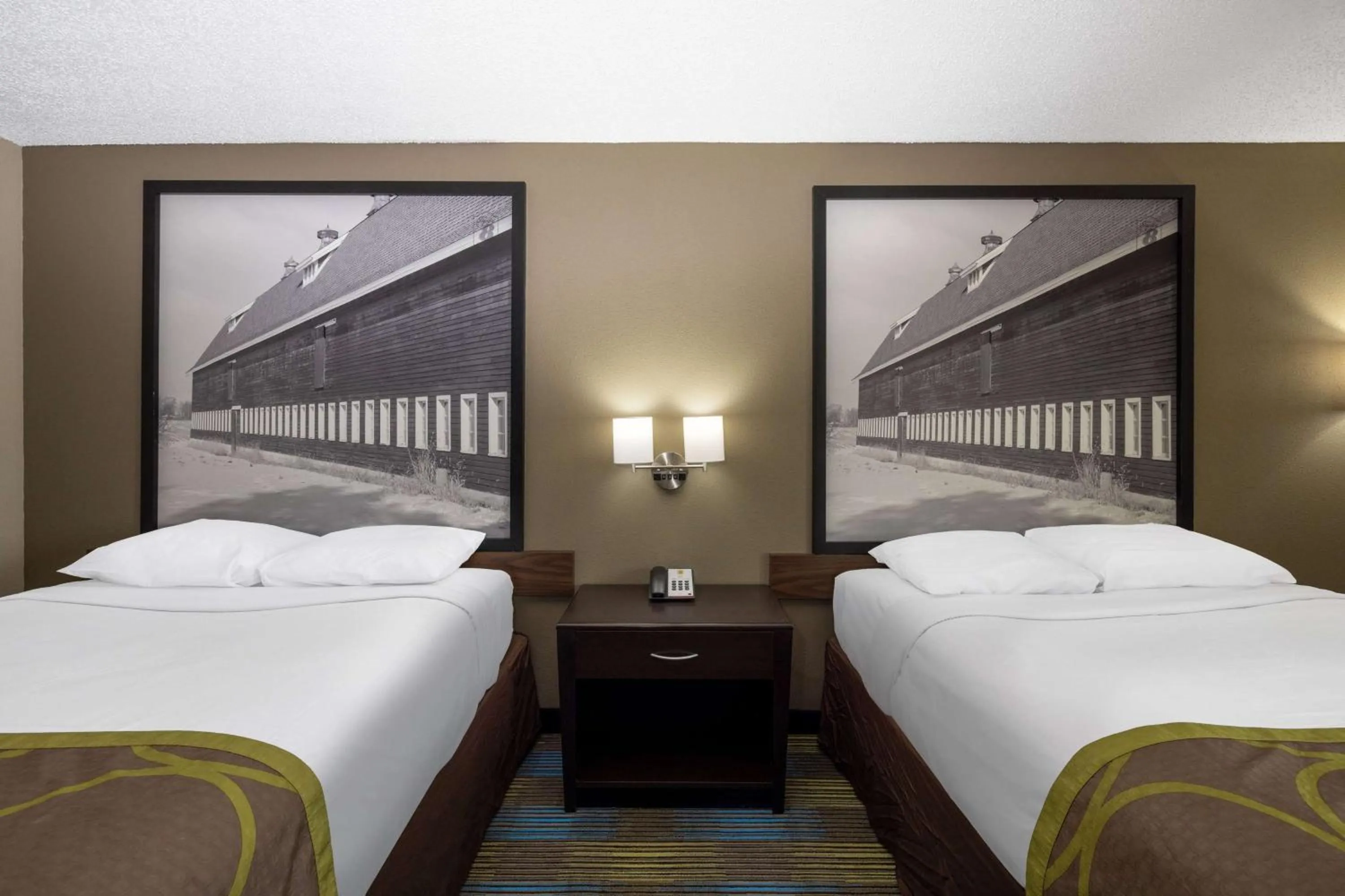 Photo of the whole room, Bed in Super 8 by Wyndham Omaha SW